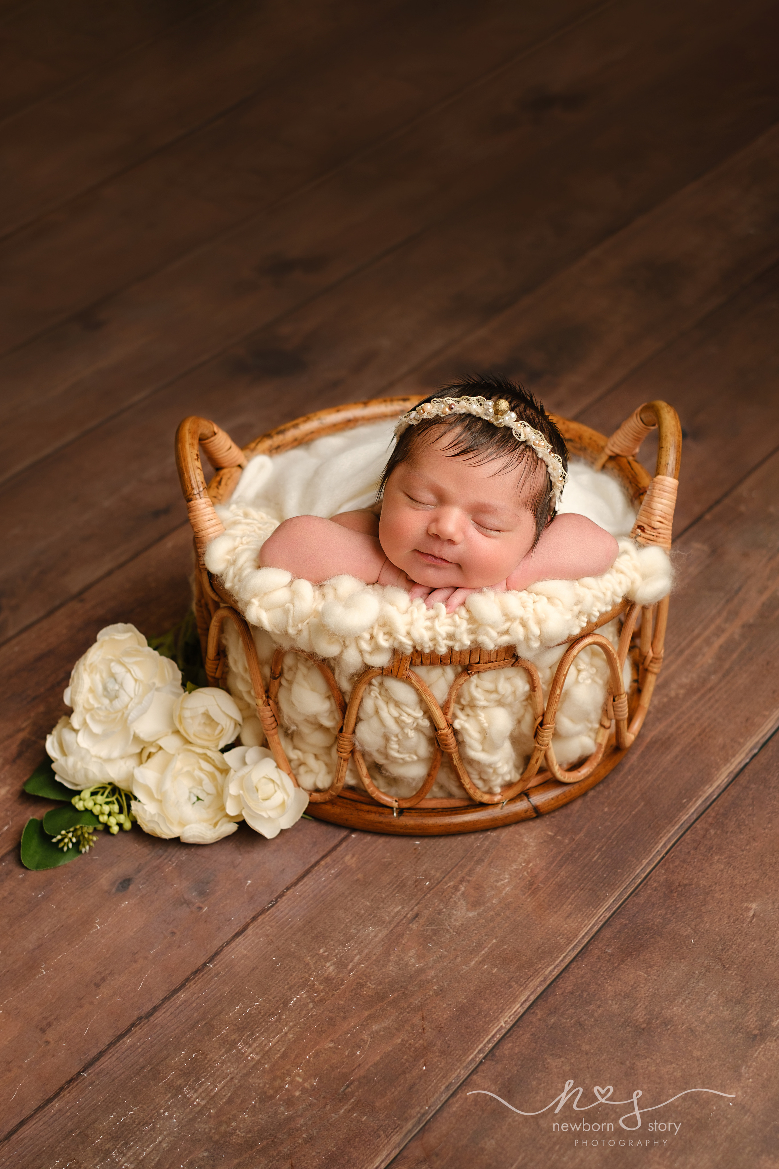 NEWBORN PHOTOGRAPHY. Newborn, Sitter and Cake Smash Photographer in Doha, Qatar