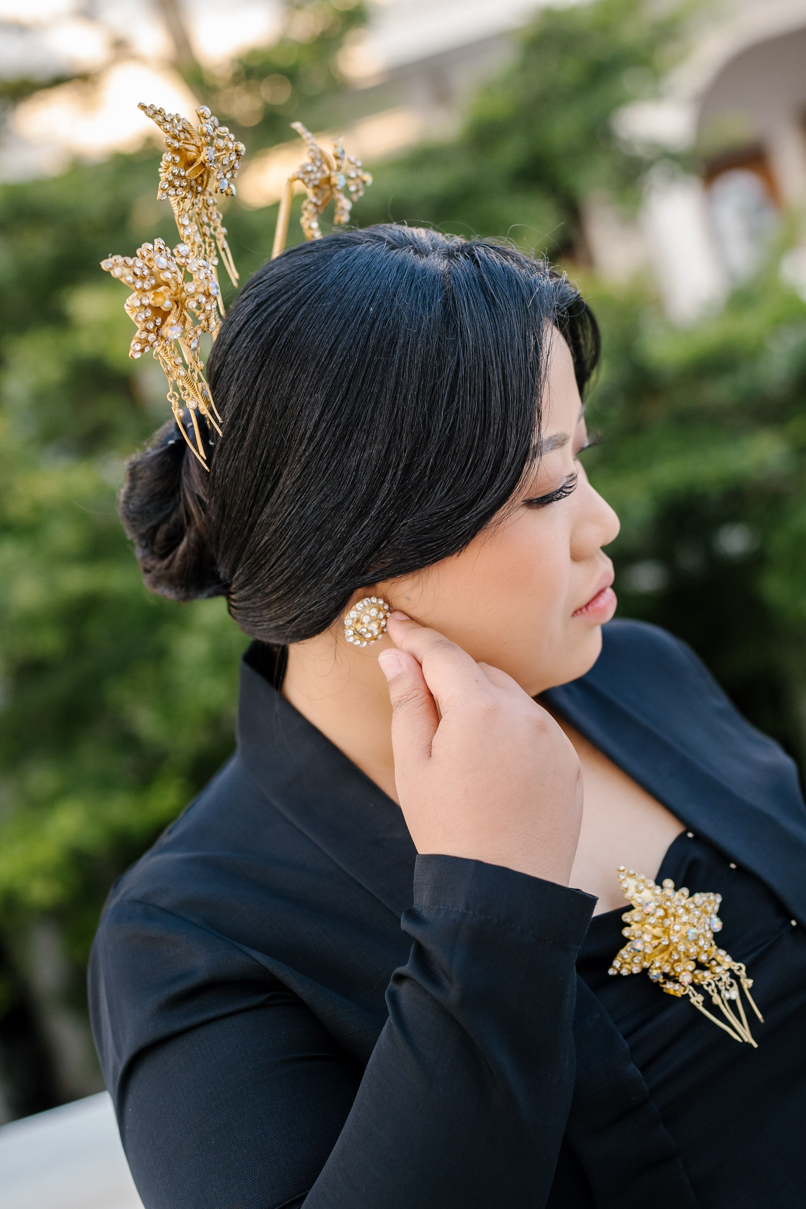 Prewedding Photo Shoot with Javanese style. Female Photographer in Bali