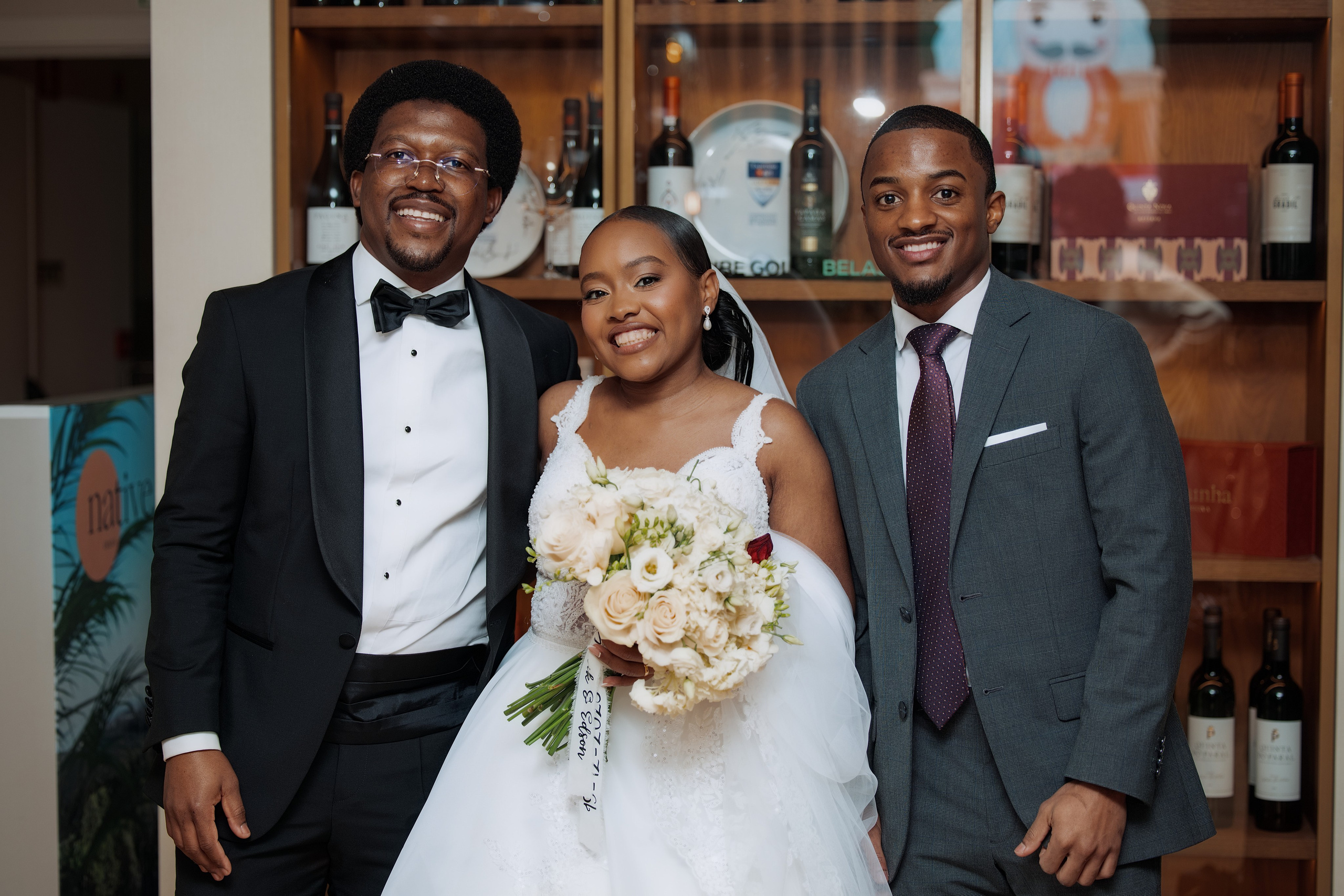 Nawik e Ethson. Fazemos o seu casamento ser lembrado por gerações