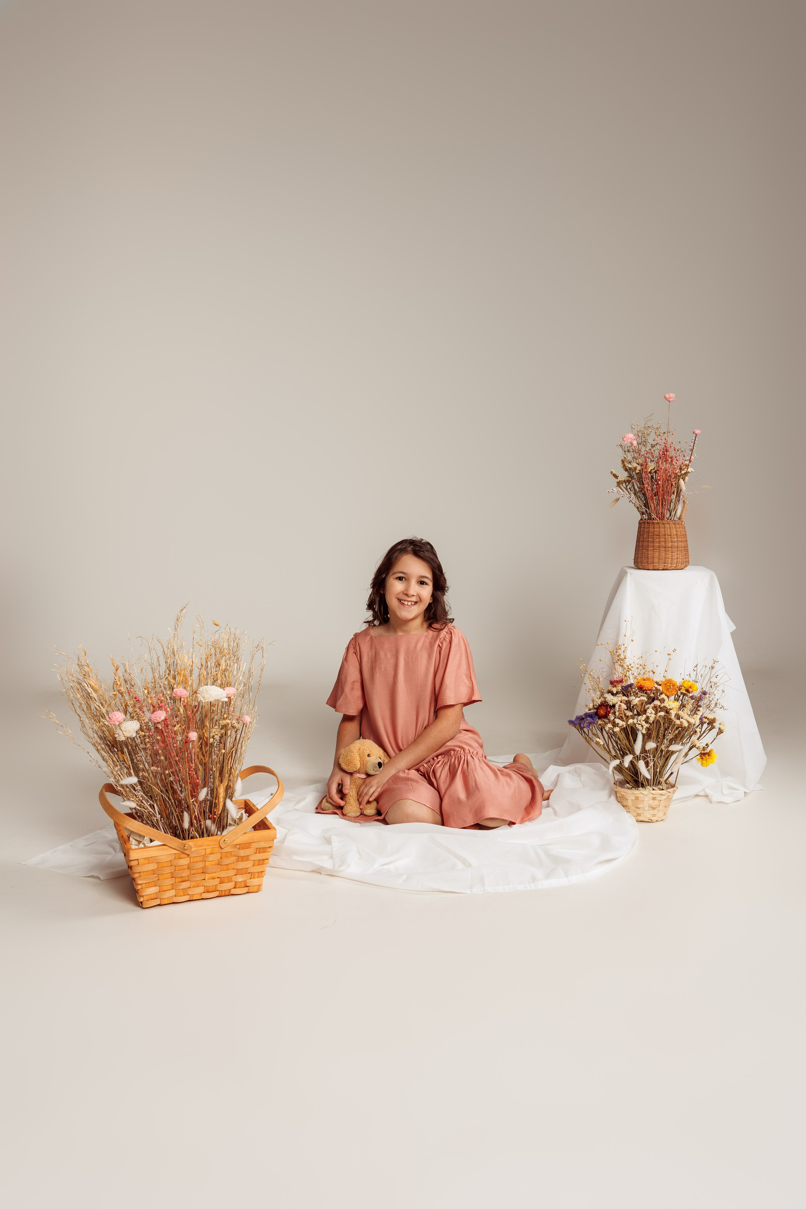 Familia Hudea - fotografii de studio. Cristina Andronache fotograf Brașov fotograf de familie fotograf de nunta Brașov