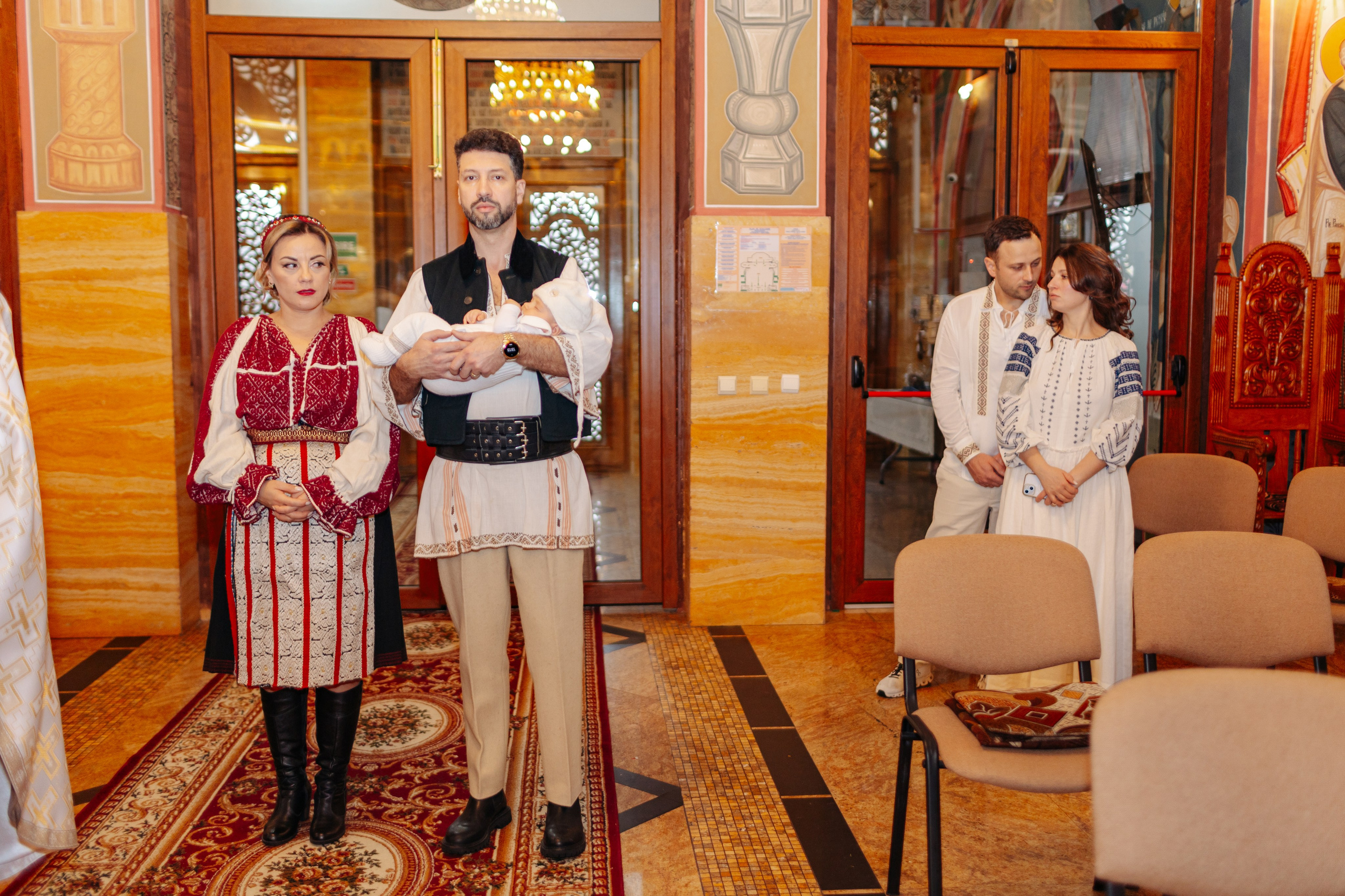 Botezul micuțului Matteo. Cristina Andronache fotograf Brașov fotograf de familie fotograf de nunta Brașov