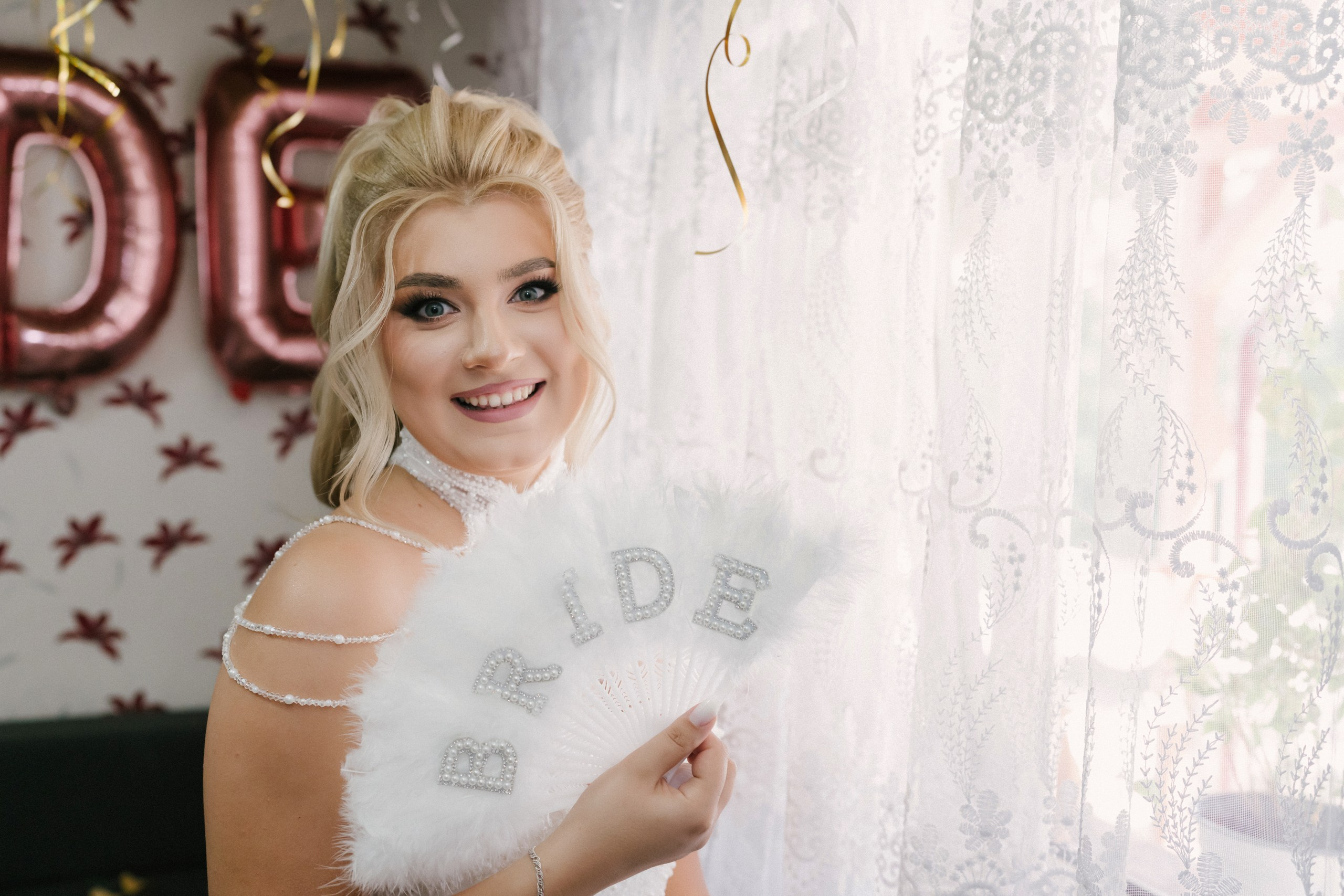 - mireasă Lavinia pregătire casa părintească Hârlău- mire Mihai pregătire Flămânzi cavalerii de onoare- fotograf nuntă Casa Jorovlea- ședință foto miri Mihai și Lavinia- nuntă elegantă Casa Jorovlea- fotografie de nuntă naturală România- domnișoare de onoare pregătire mireasă- emoții nuntă biserică- dansul mirilor Casa Jorovlea* fotograf profesionist nuntă Botoșani Iași* fotografie documentară de nuntă- familie și prieteni la nuntă- nași Mihai și Nicoleta nuntă- portret mireasă în lumină naturală- petrecere nuntă Casa Jorovlea- Nuntă Mihai și Lavinia – momente emoționante din ziua nunții, pregătirile mirilor în Hârlău și Flămânzi, ceremonia religioasă și ședința foto realizată de  AlinoFotoStudio -  Mireasa Lavinia în timpul pregătirilor la Hârlău-  Mihai pregătit de cavalerii de onoare în Flămânzi - Ceremonia religioasă a mirilor Mihai și Lavinia-Ședință foto romantică de nuntă Mihai și Lavinia - Dansul mirilor la petrecerea de nuntă -  fotograf nuntă Iași-  fotograf nuntă Botoșani- wedding photography Romania- AlinoFotoStudio - AlinoFotoStudio - Alin Chirilă fotograf - fotograf Botoșani - fotograf Iași - fotograf Hârlău - fotograf Bacău - fotograf Suceava - fotograf București - fotograf Neamț - servicii foto video - fotograf evenimente - fotograf nuntă - fotograf botez - wedding photographer Romania - ședință foto nuntă - fotografie de eveniment - wedding photography - fotografie profesională - fotograf profesionist România- povestitor prin fotografie, servicii foto - video -profesionale