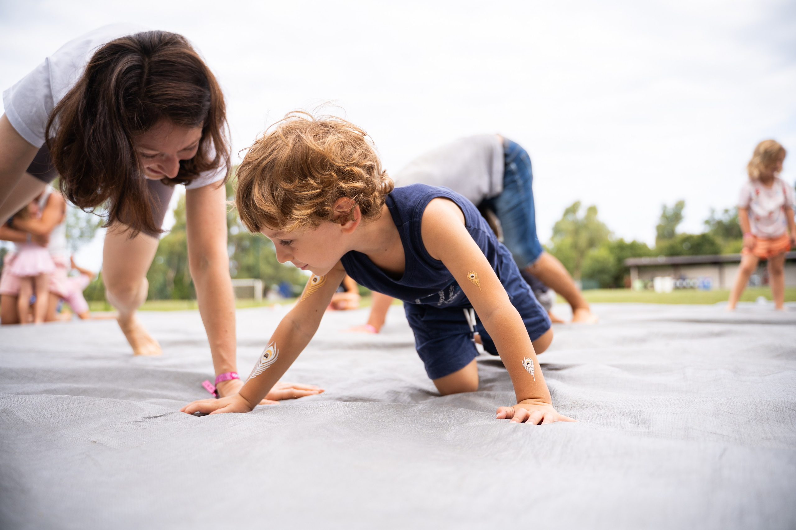 Детская игровая контактная импровизация. Семейные лагеря в Европе с Ниной Янечковой и Ириной Зиновьевой