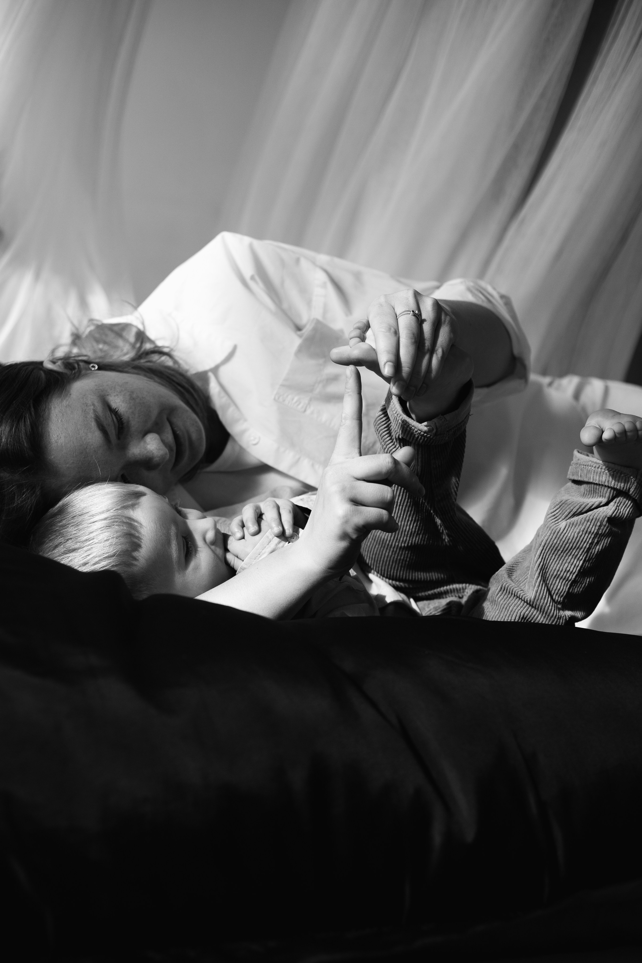 Аня, Ира и Миша. Главная