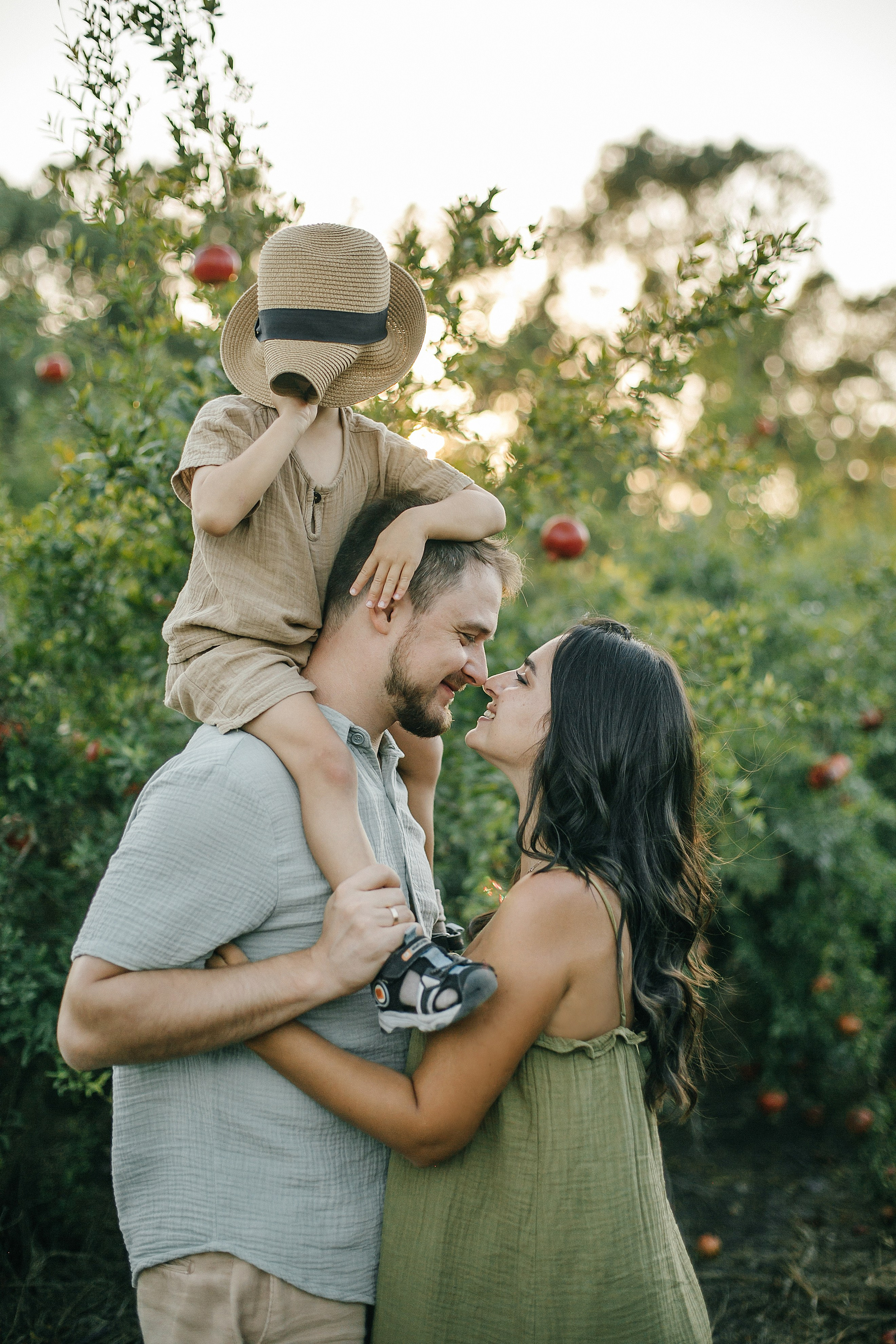 Binyamina garden. Family photographer in Israel