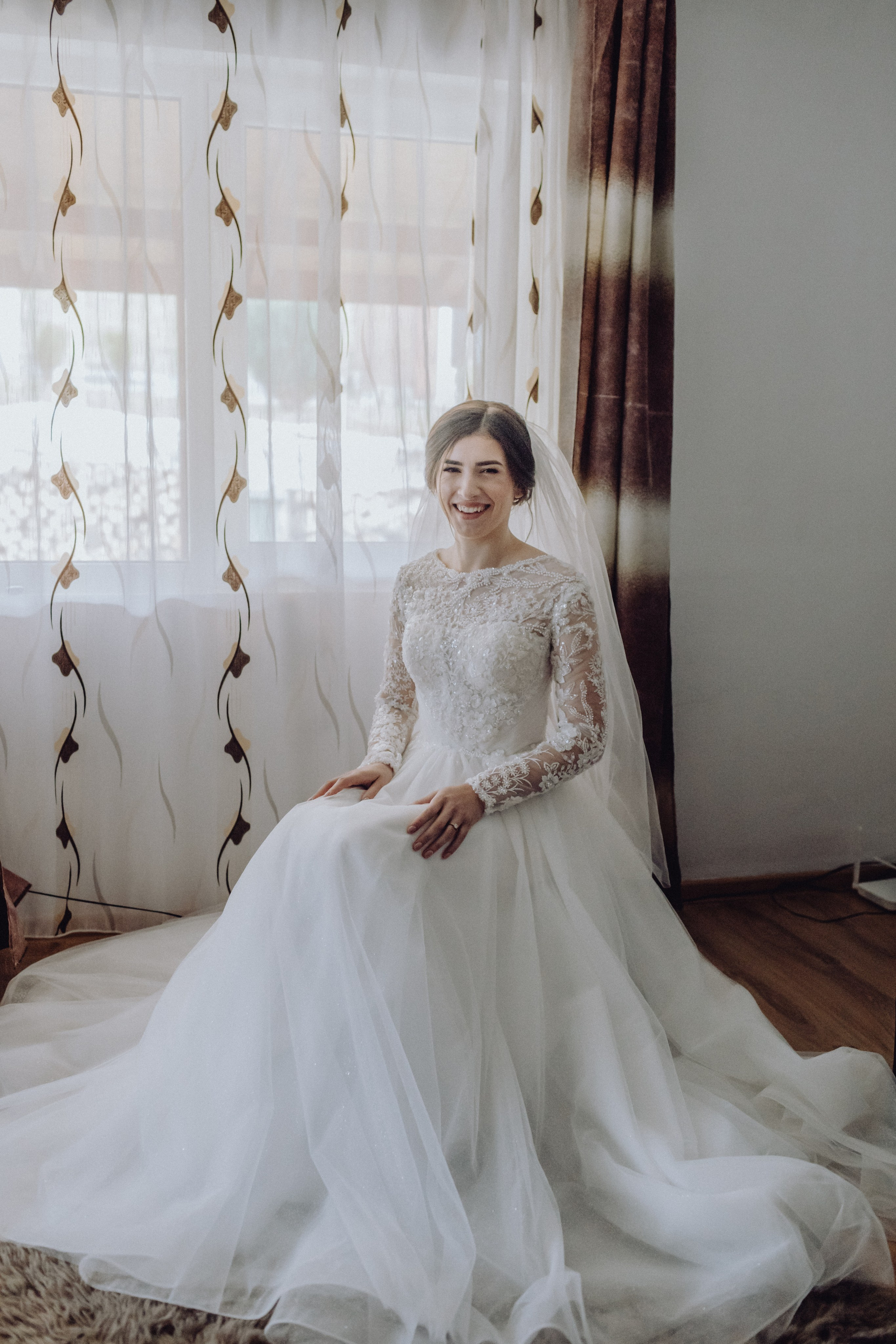 Adi & Angela. Wedding & couple photographer from Romania Rut Vetan