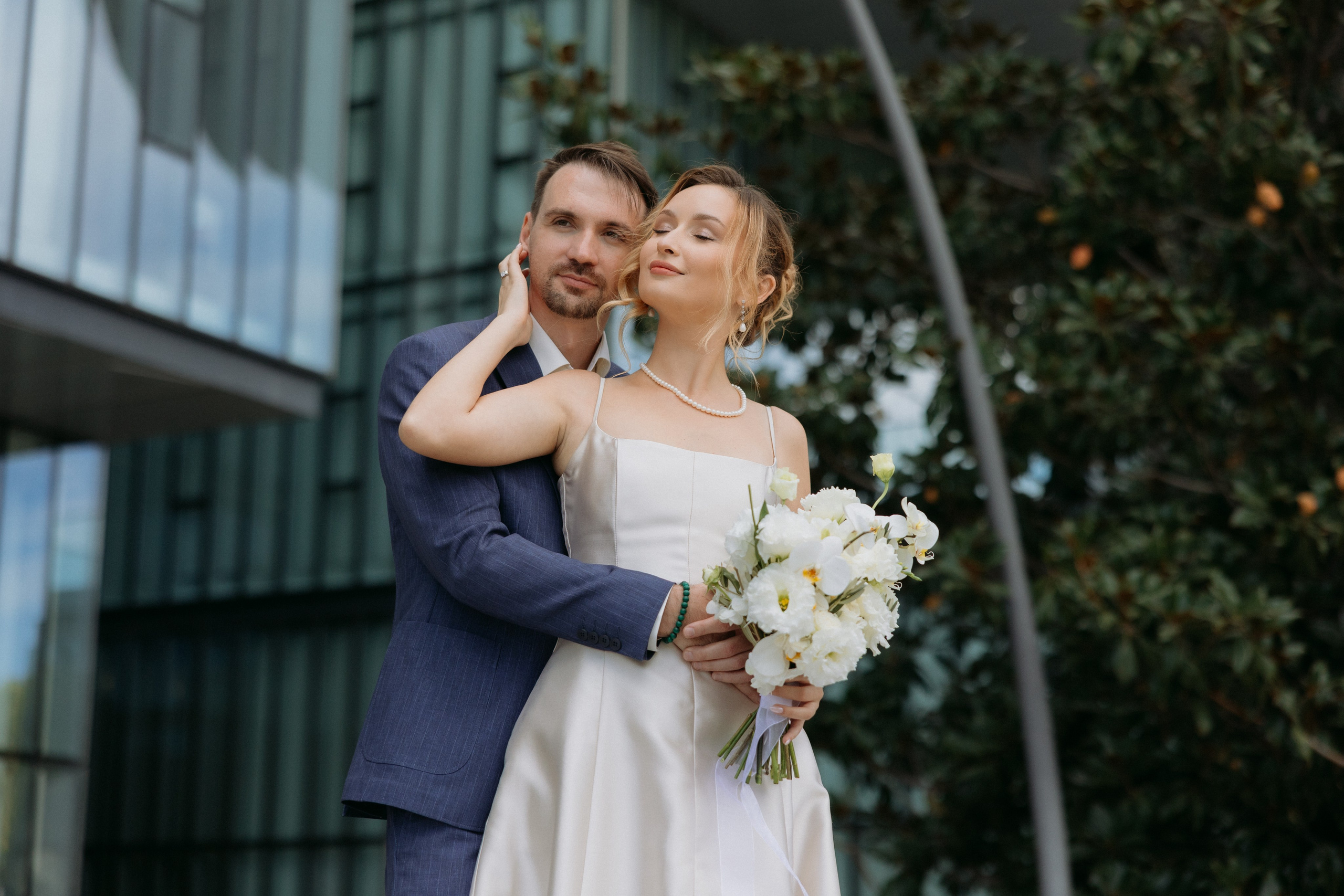 Love in Autumn forest. Wedding photographer in Tbilisi Ioseb Mamniashvili