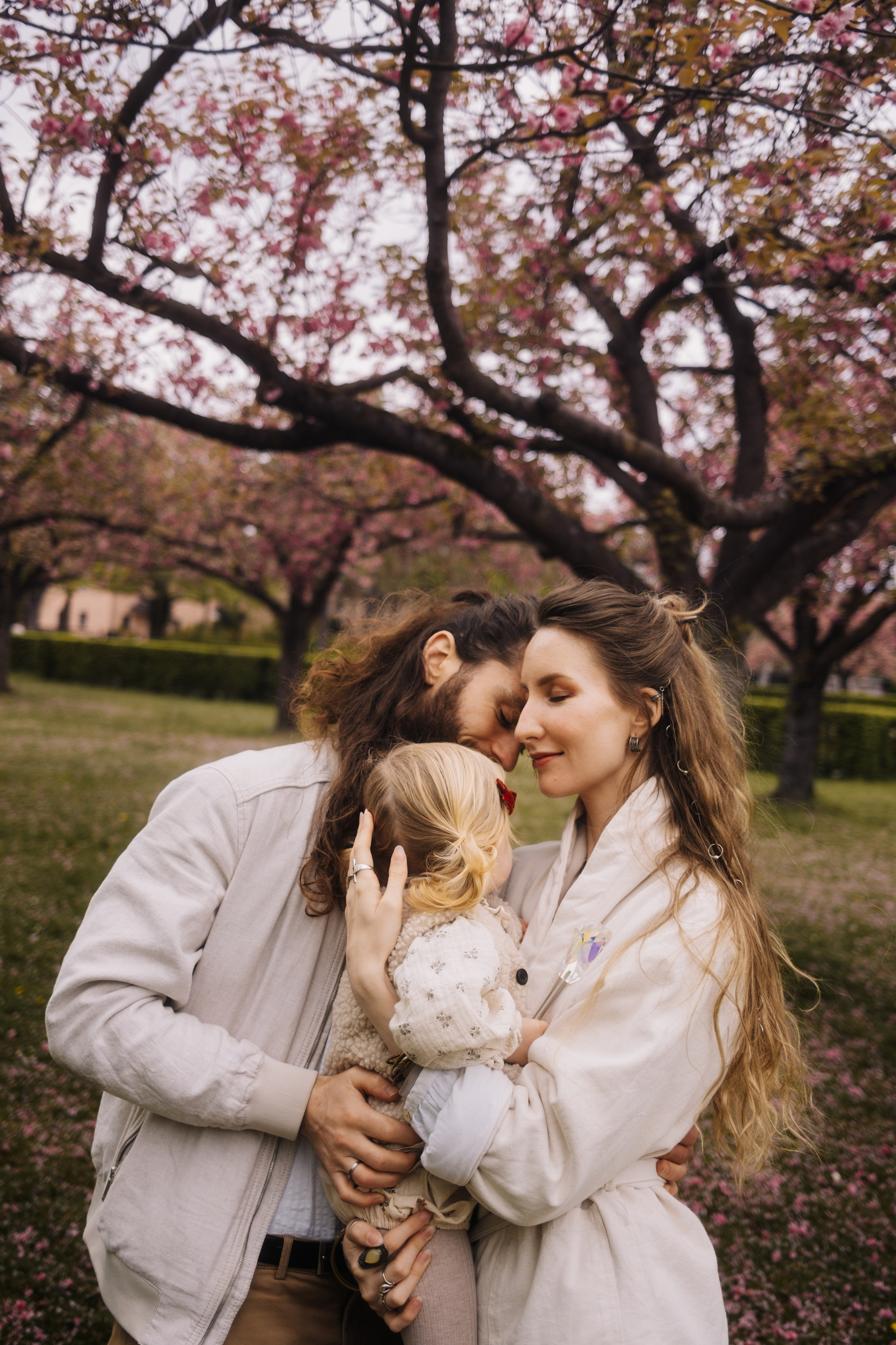 Memories in Bloom. Professional Photographer in Berlin — Portraits, Love Story, Events, F