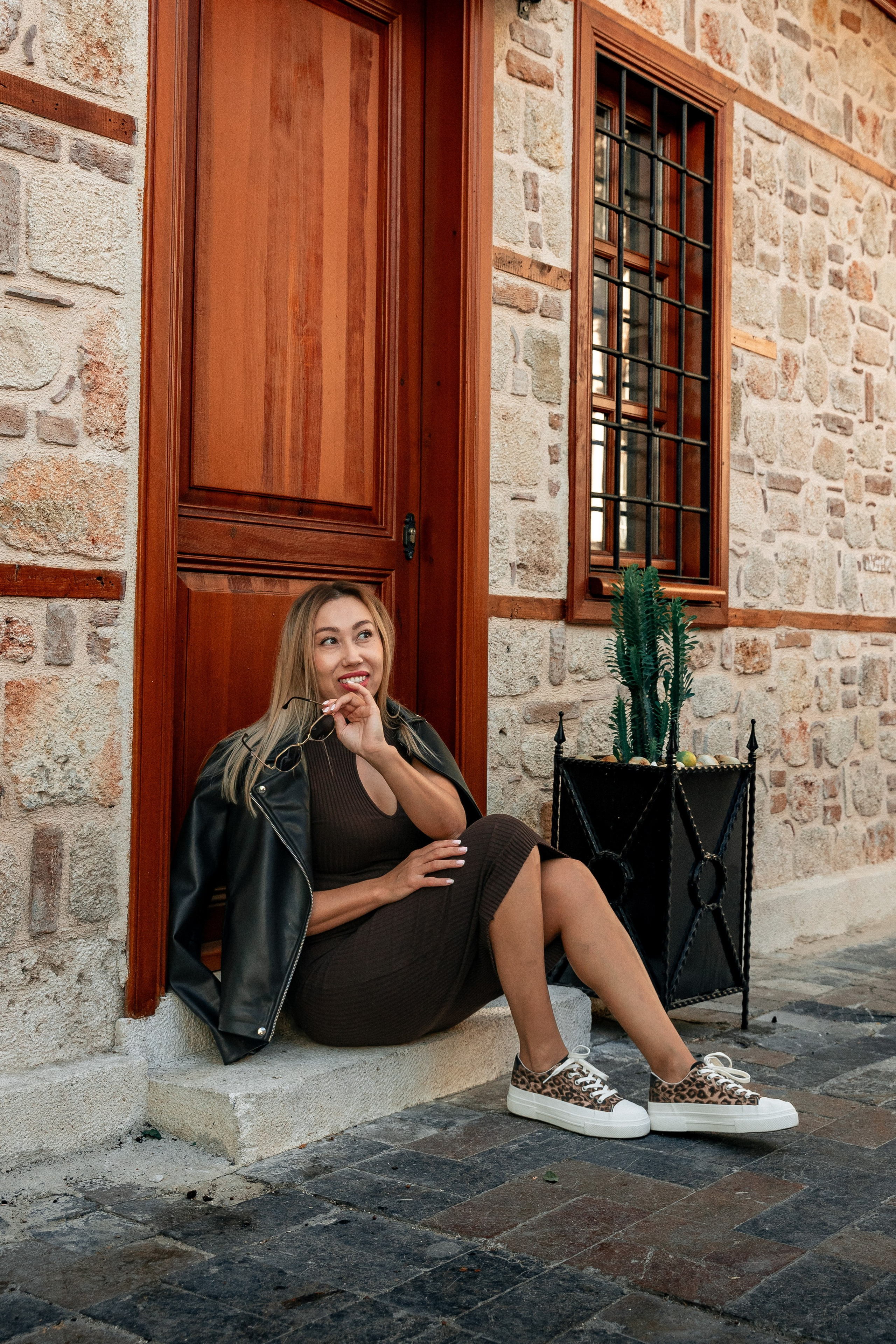 ZARINA. UNRATED PHOTO