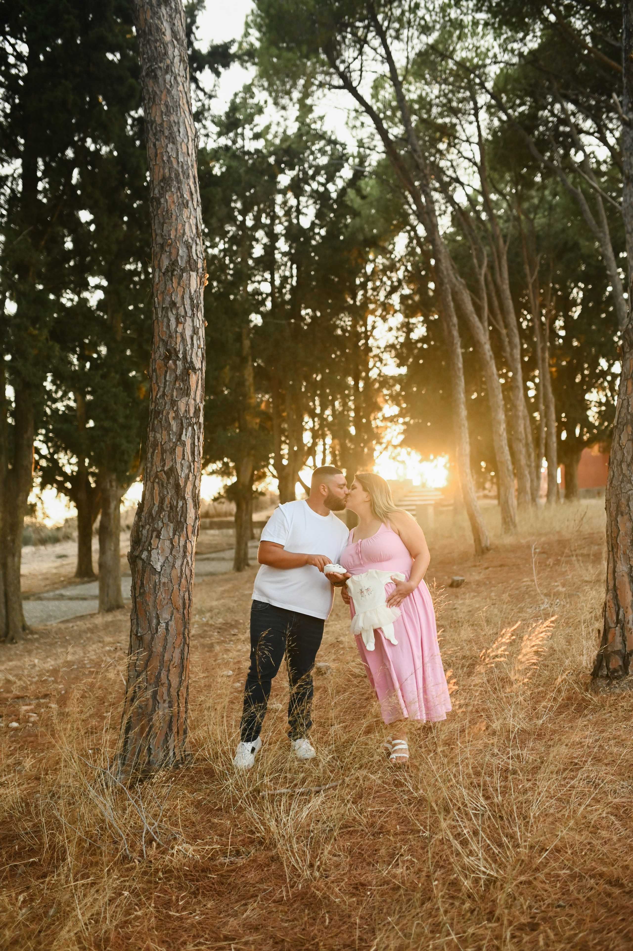 Φωτογράφιση εγκυμοσύνης στο Φιλέρημο Ρόδου – Μαγικές στιγμές μέσα στη φύση. WELCOME