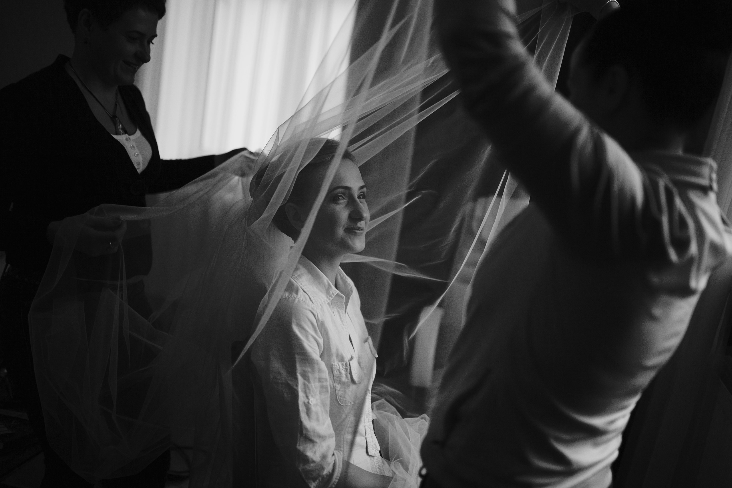 Robert & Andriana, Lviv. Denny Savon — Photographer in Santorini | Weddings, Love Stories & Flying Dress