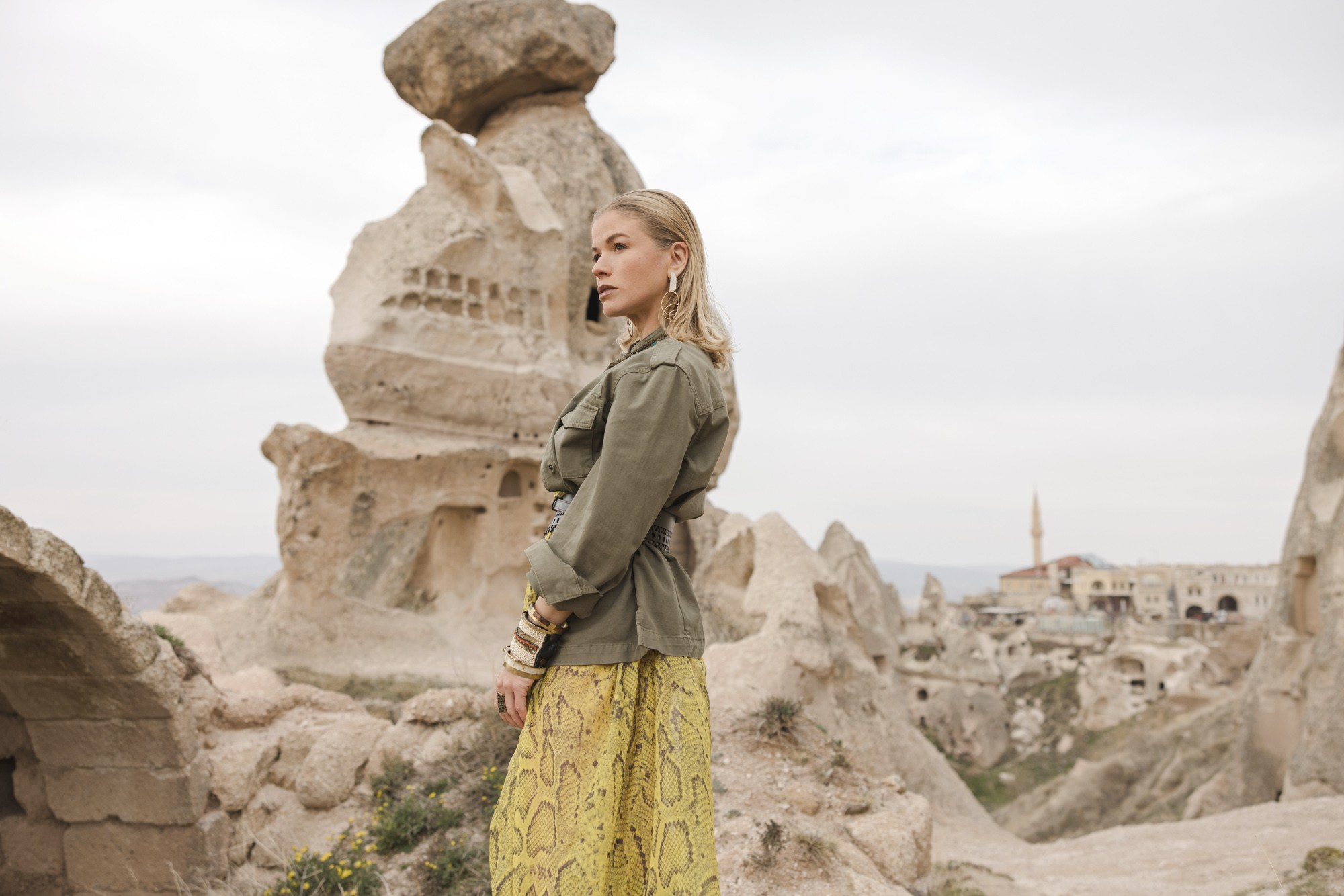 Photoshoot at Uçhisar Castle in Cappadocia. Julia Ganch I Fashion Wedding Photography I Cappadocia Turkey