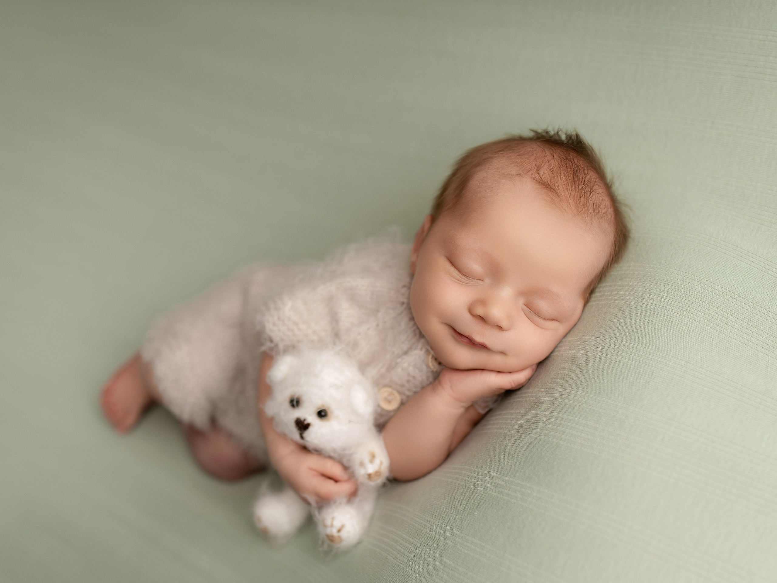 Esu Aleksandra naujagimių ir kudikių fotografė iš Vilniaus