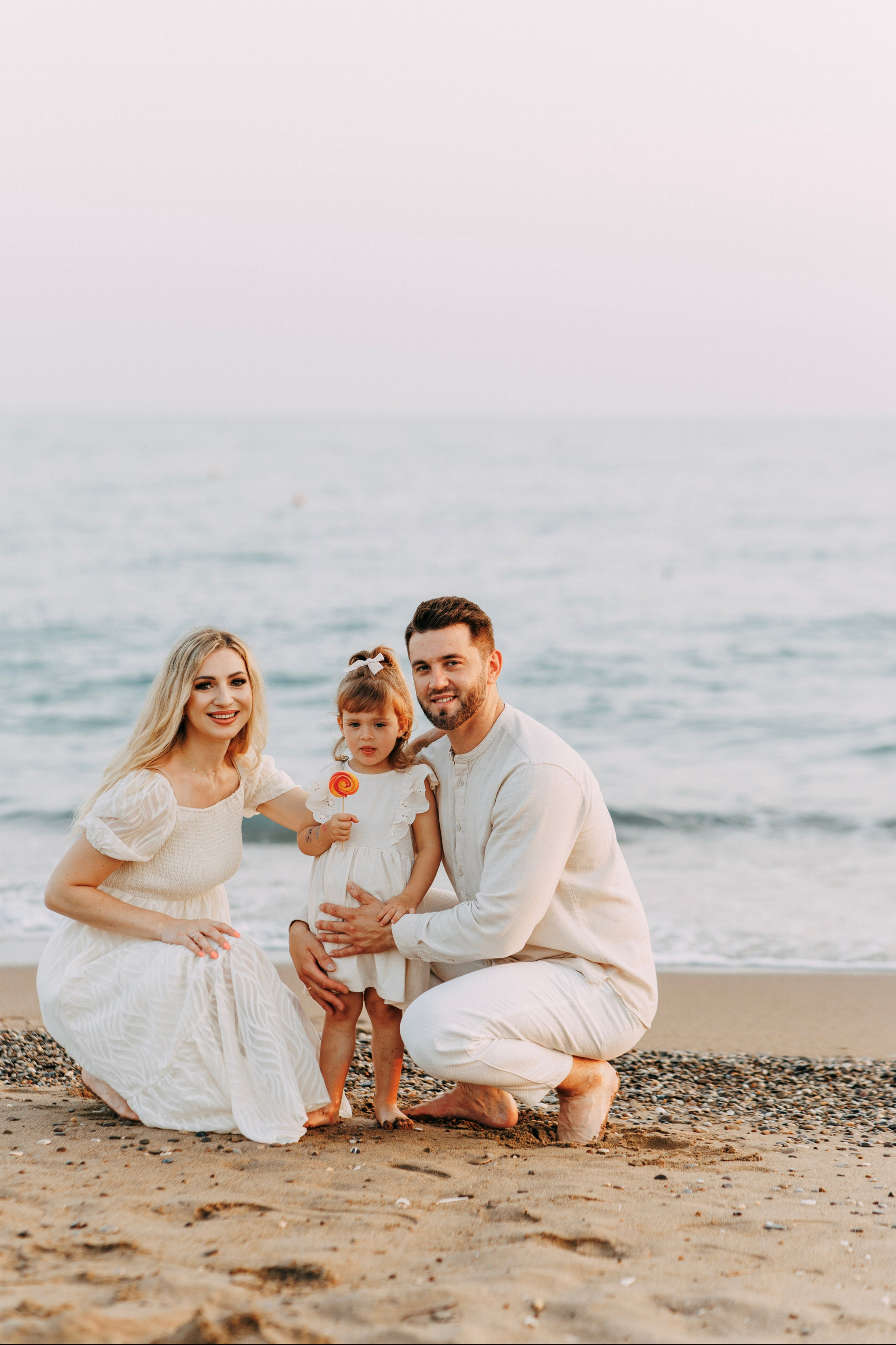 Professional Photographer in Belek Wedding  and Family Photographer in Belek. Family photo session on the beach in Belek. Alsu Develi |. Professional Photographer in Alanya, Side, Belek, Antalya. Turkiye