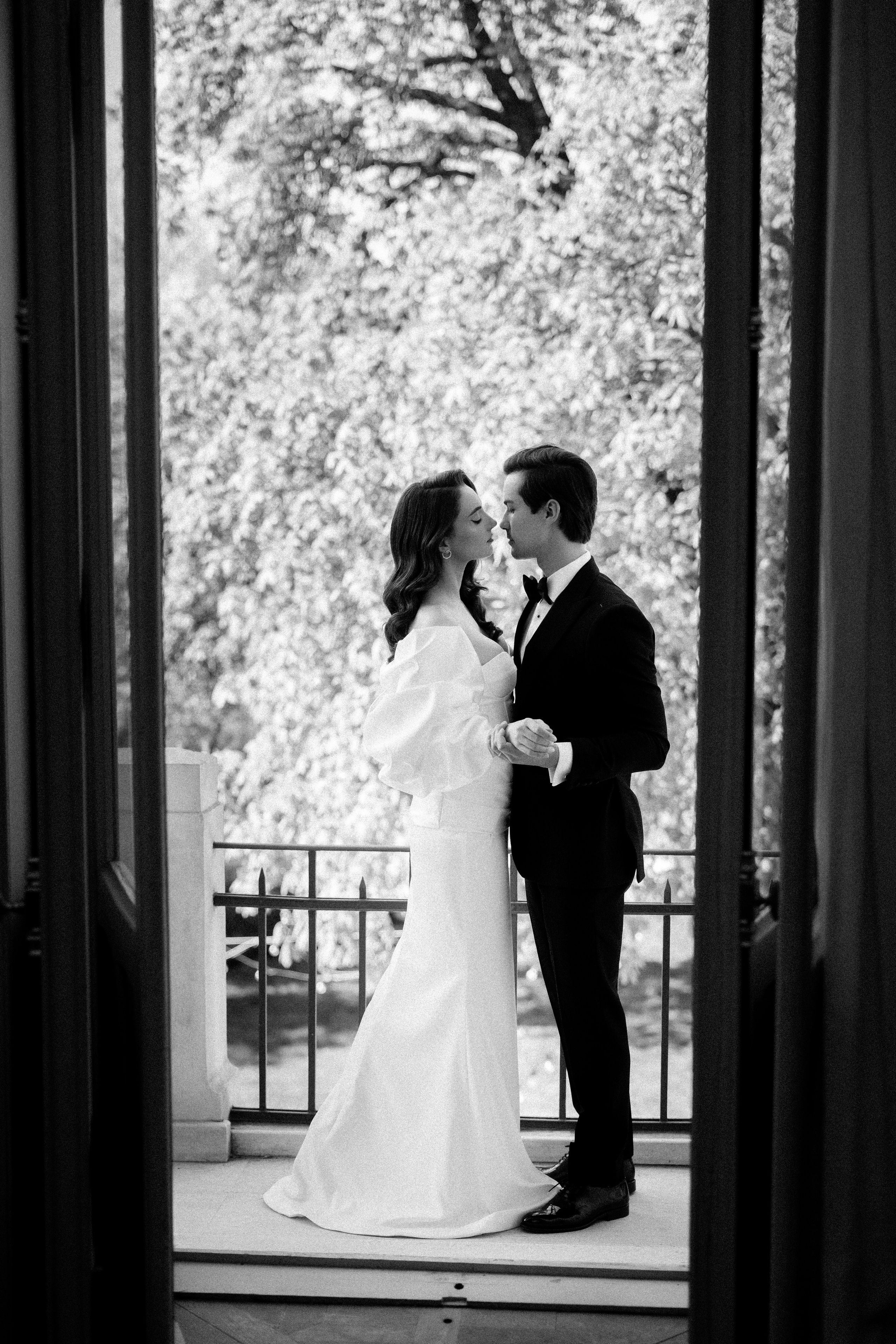 Claudia & Michail. Destination Wedding Photographer Alex Pasarelu
