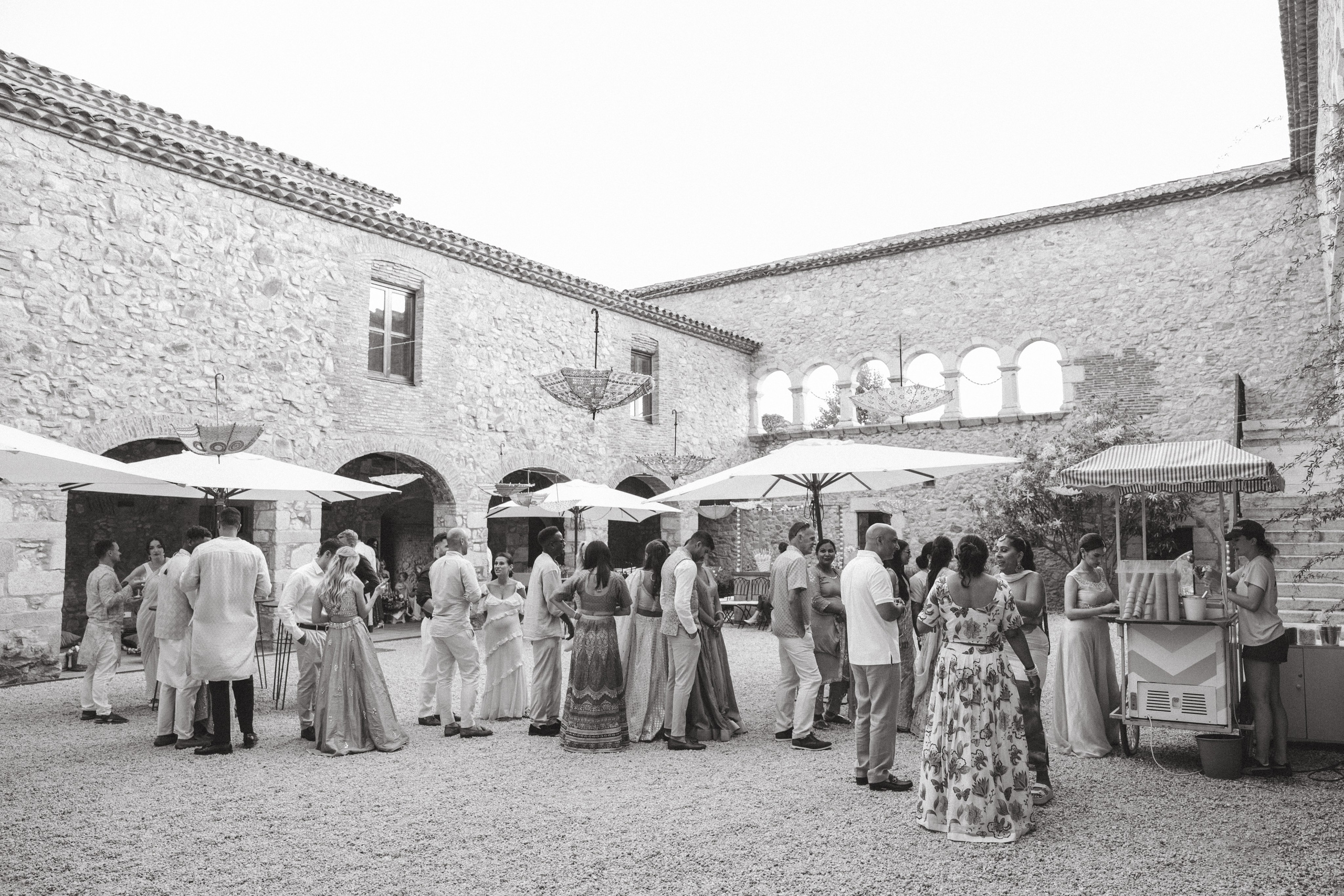 Patrik & Naomi. Monestir Sant Salvi. Paola wedding photographer / videographer in Barcelona