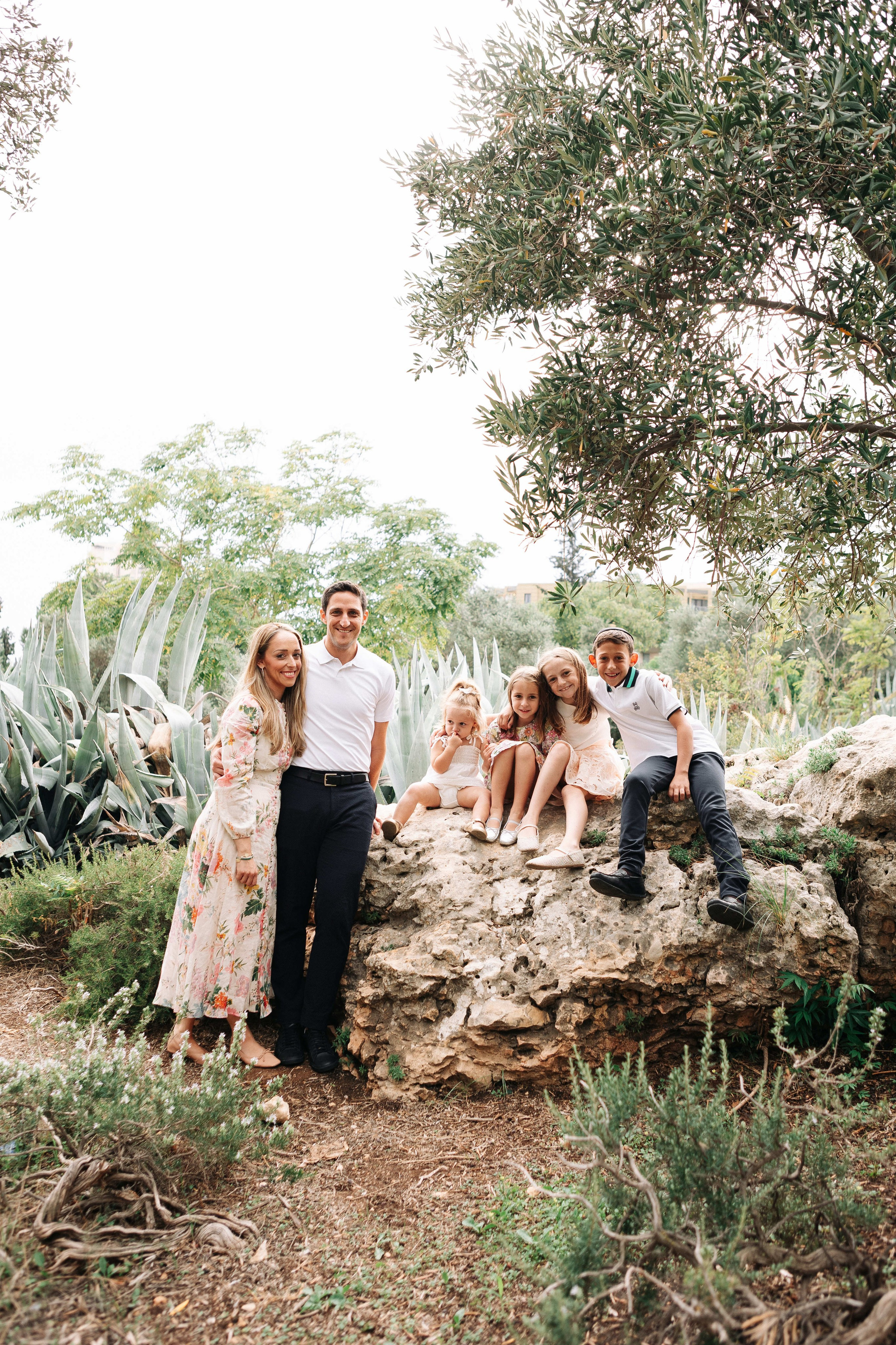 BIG FAMILY IN YAMIN MOSHE. Https://shi-photo.com/