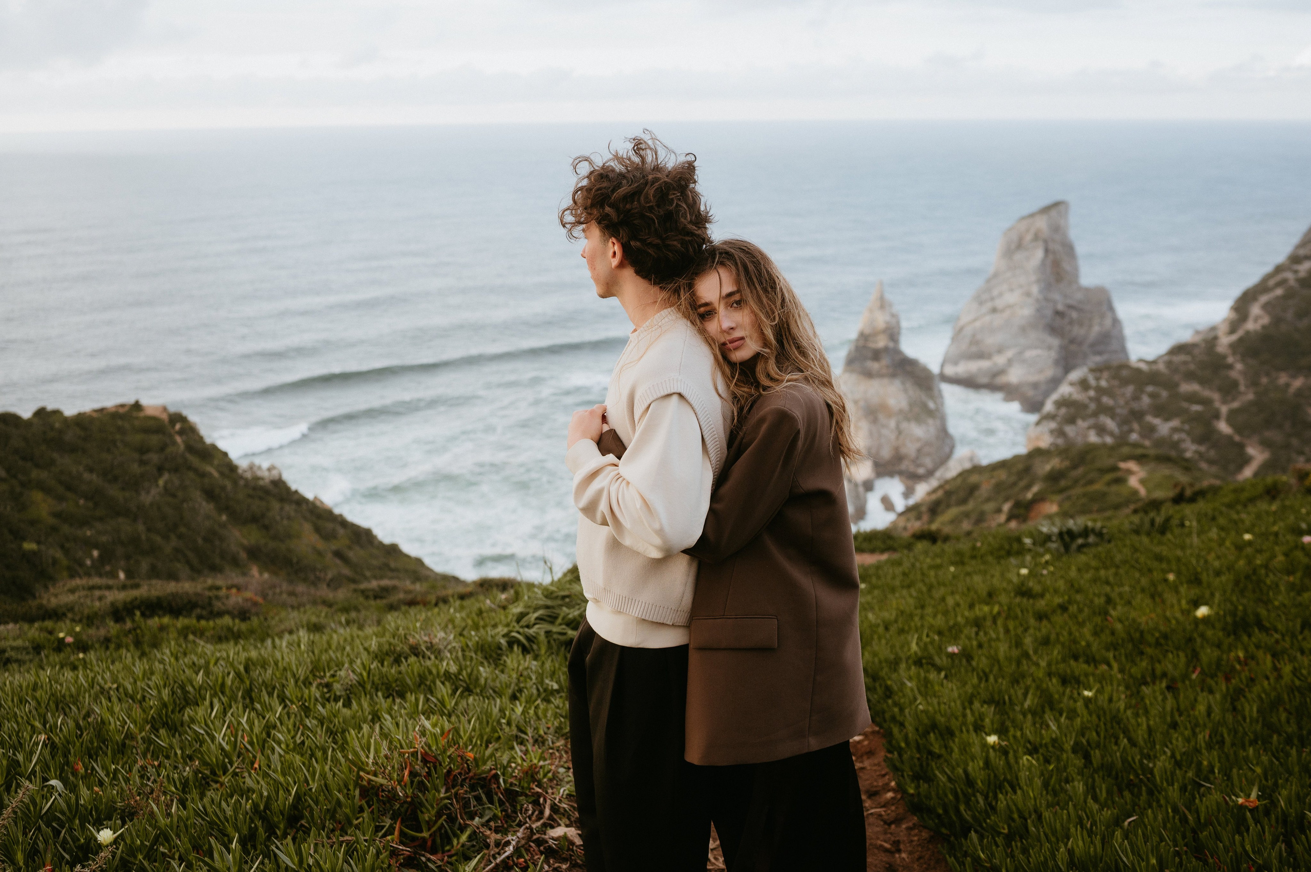 Praia da Ursa – ședință foto de cuplu într-un loc magic din Portugalia. Valentin Melen — wedding photographer