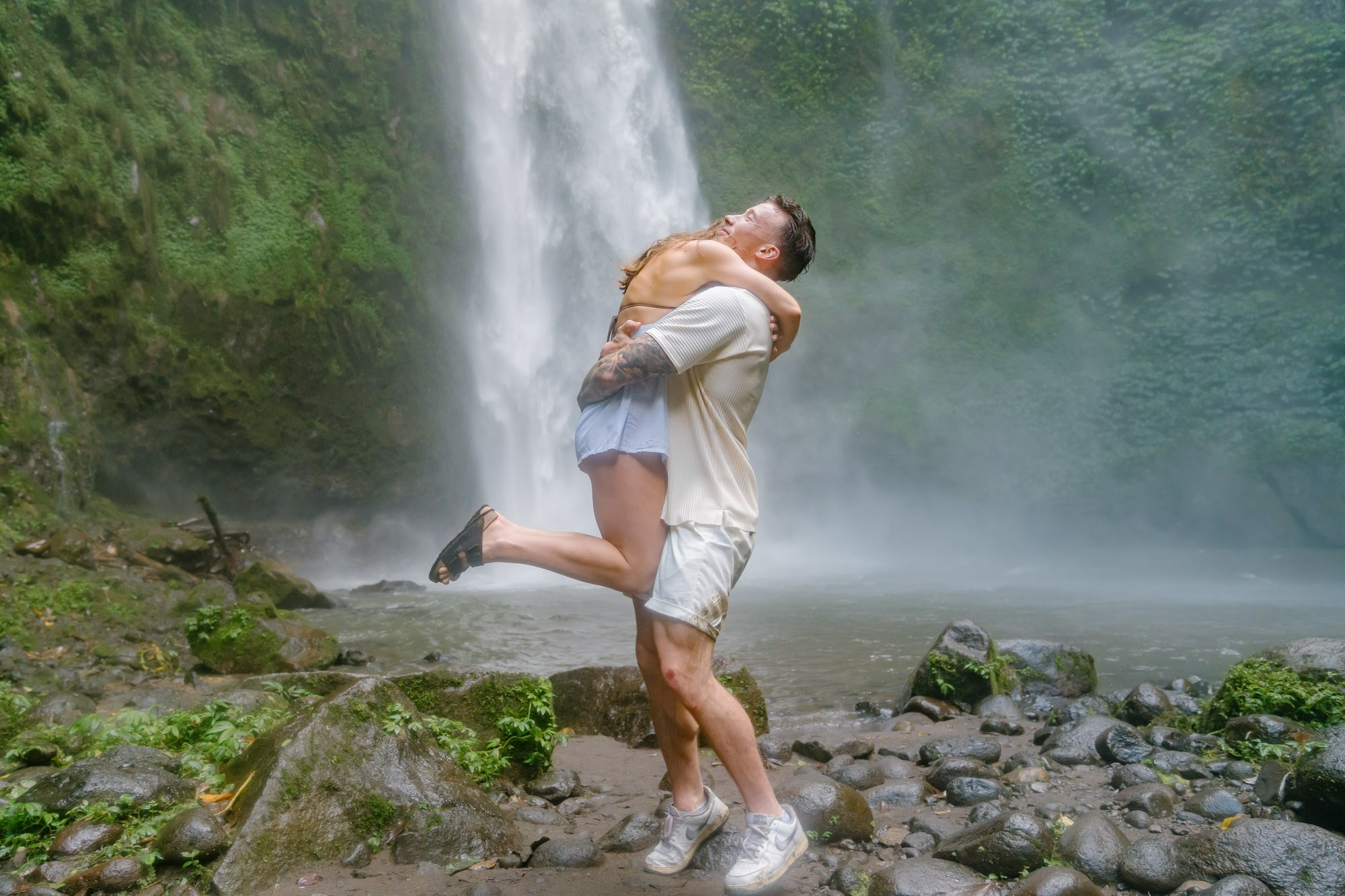 Marriage Proposal. Female Photographer in Bali