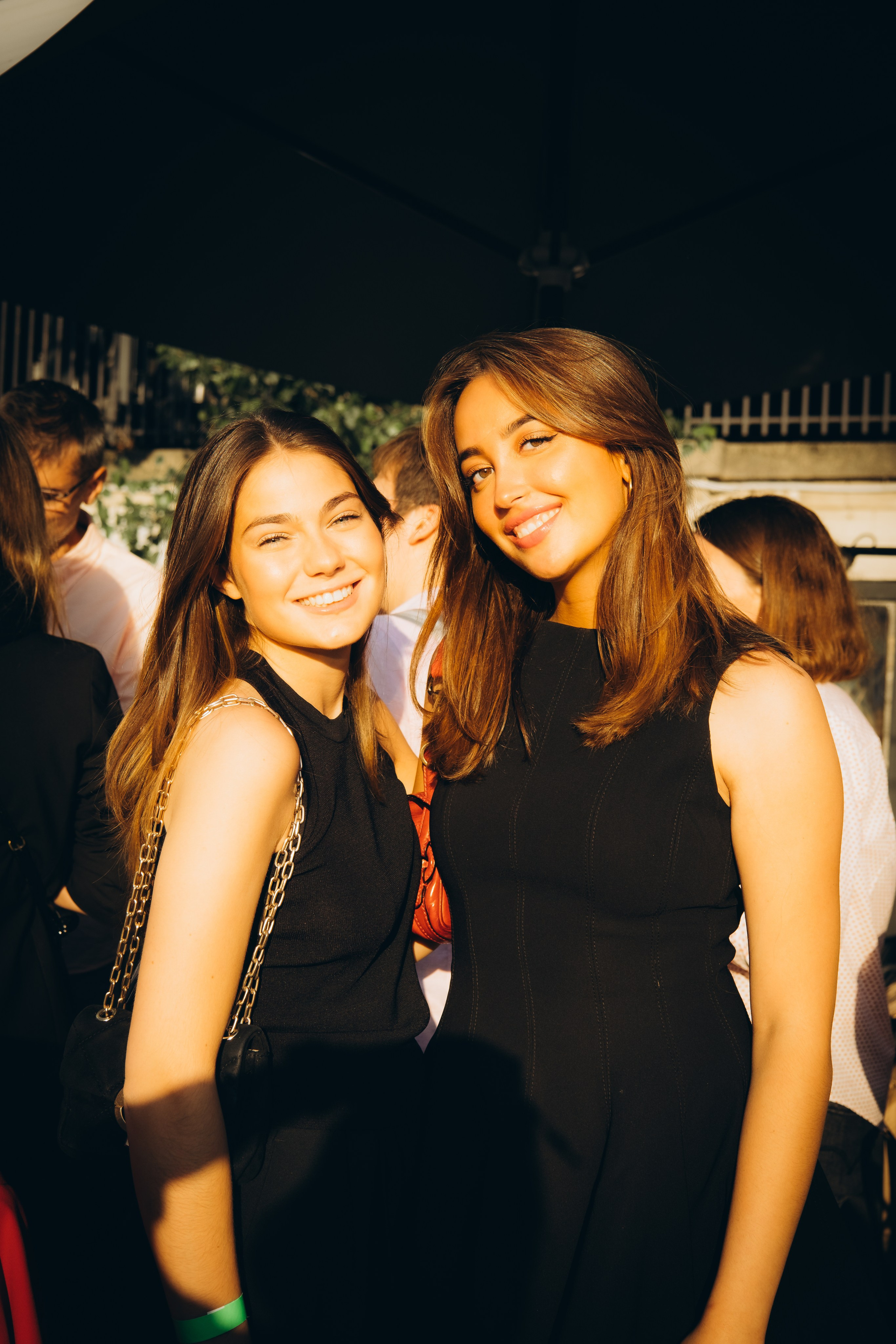 Marie’s Birthday with an Eiffel Tower view. Photographer in Paris Marina Chaput