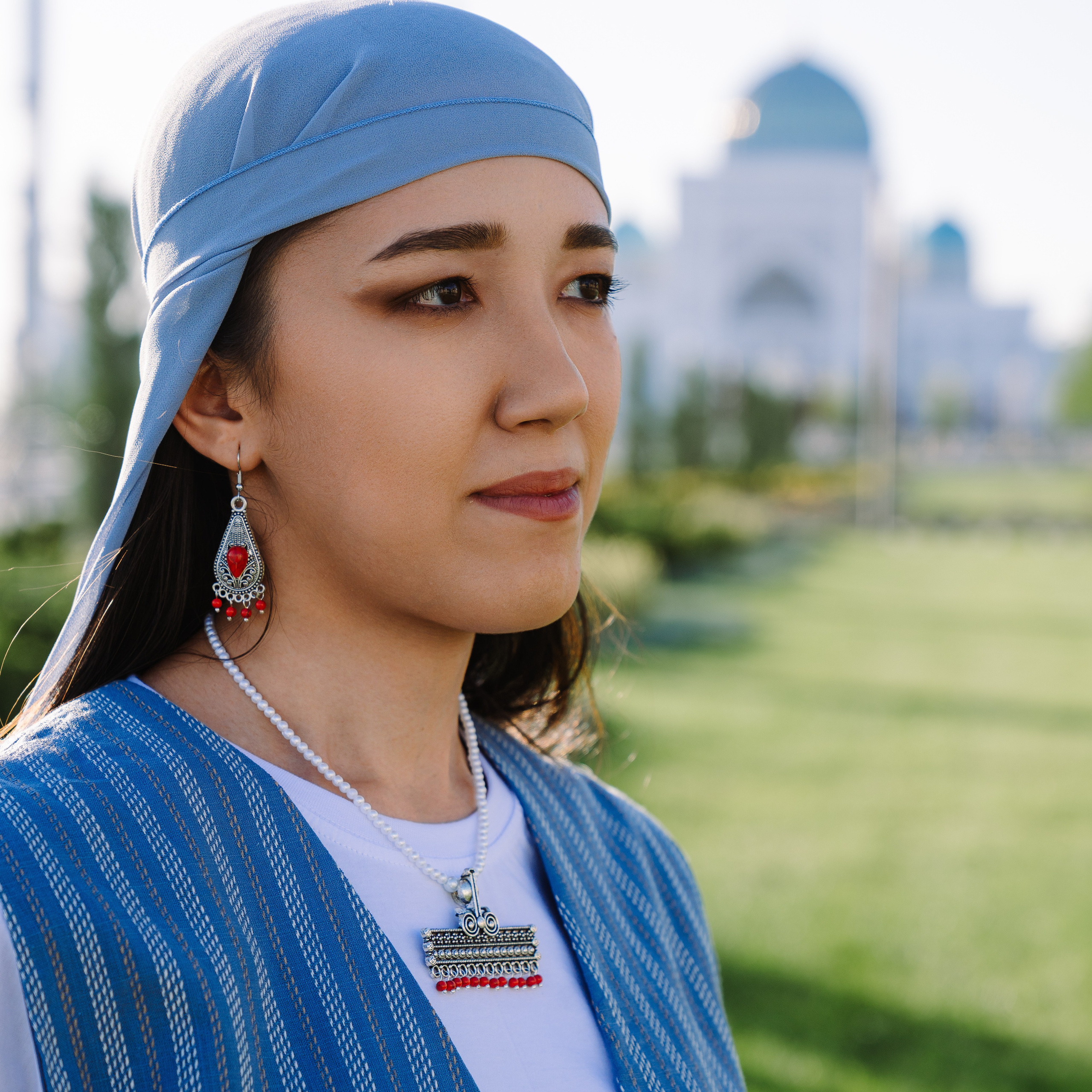 Аренда длинных узбекских платьев для фото. Фотограф в Узбекистане и Самарканде Джасур Марупов