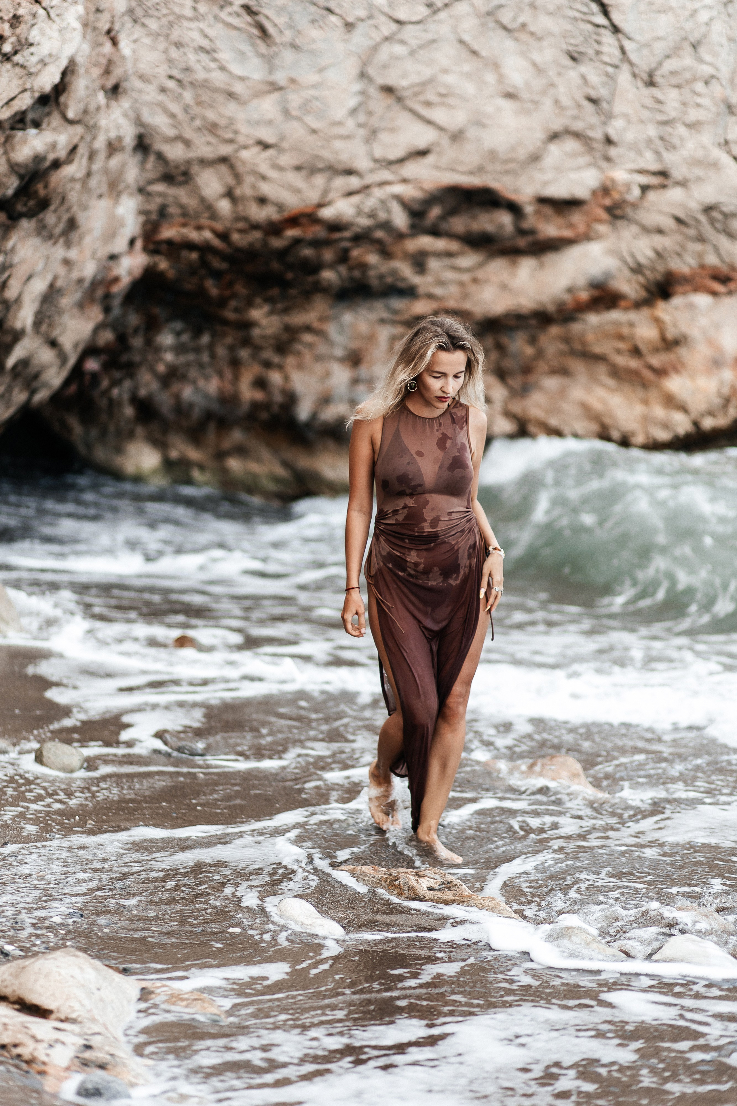 Фотосессия на диком пляже Кемера. Фотограф в Анталии, Кемере и Белеке. Love story, семейные и индивидуальные фотосессии