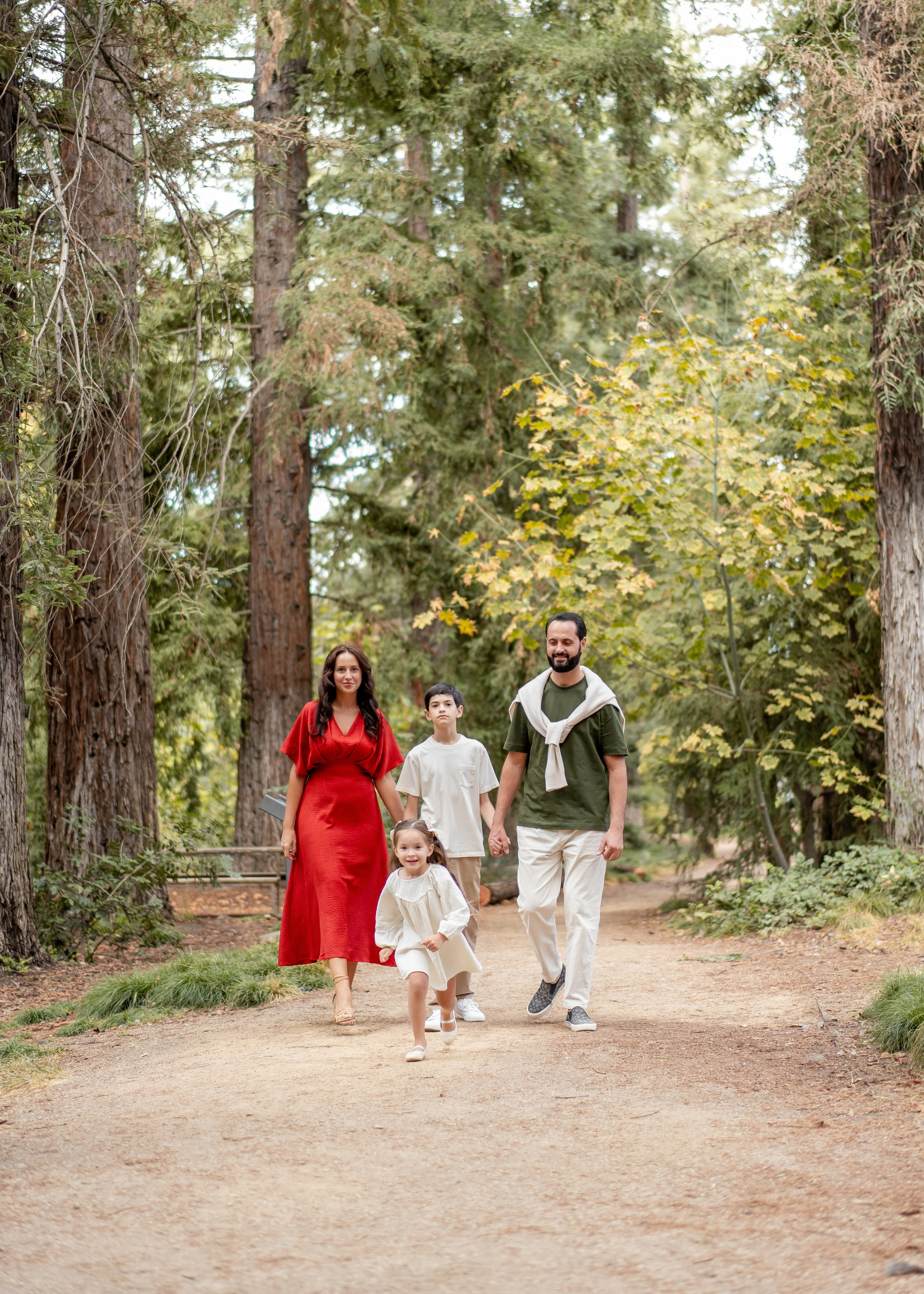 Mikhailov family. Family photographer in Sacramento | Sofia Pavenko