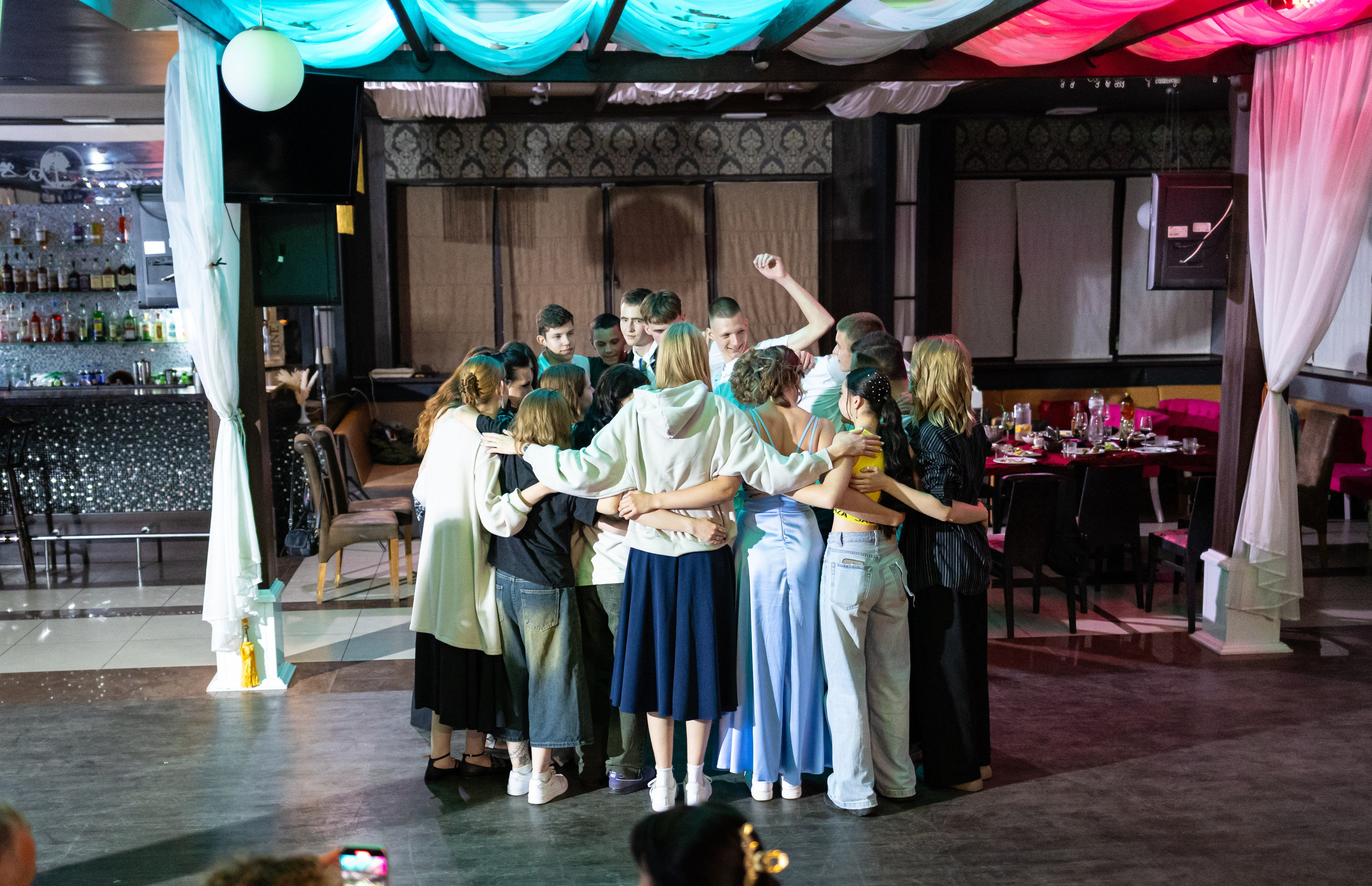 Пример фотосессии последний звонок и выпускной 11А, все в куче по очереди