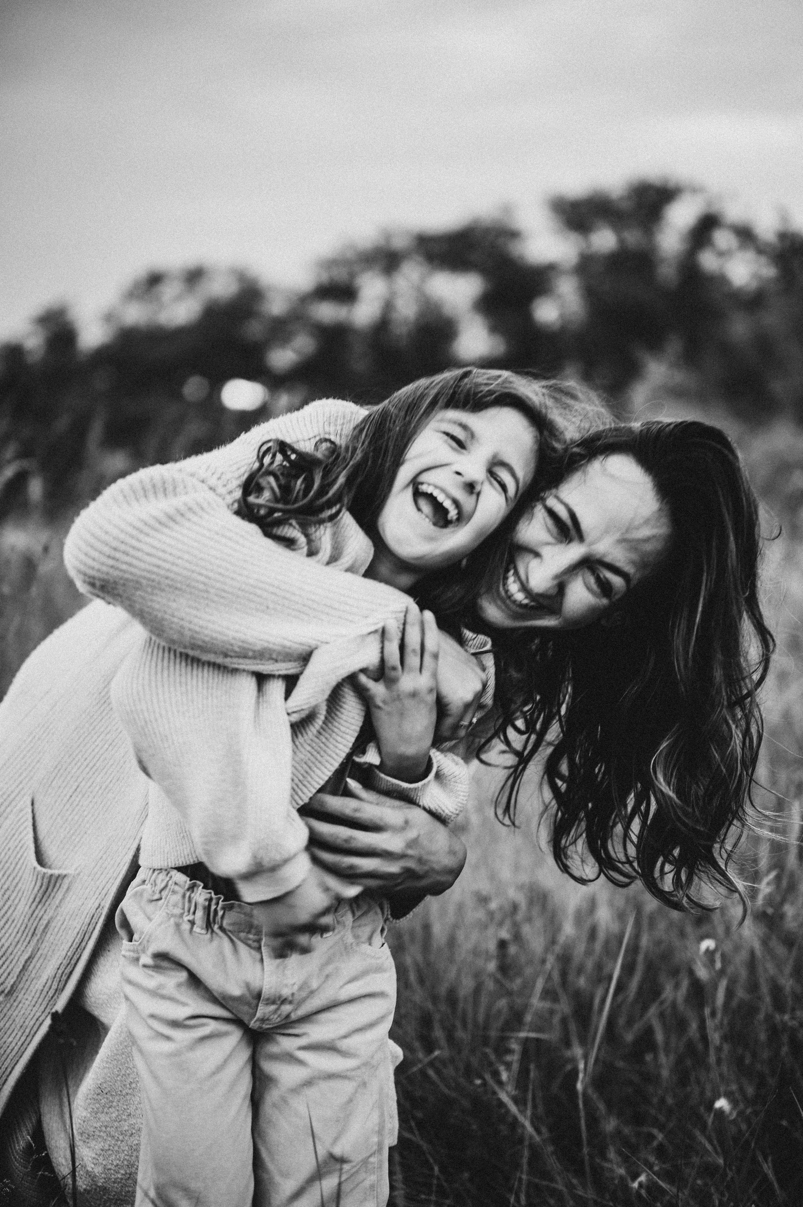 Bojana i Srna / mammy and me photosession. Deciji i porodicni fotograf u Beogradu Oksana Skendzic