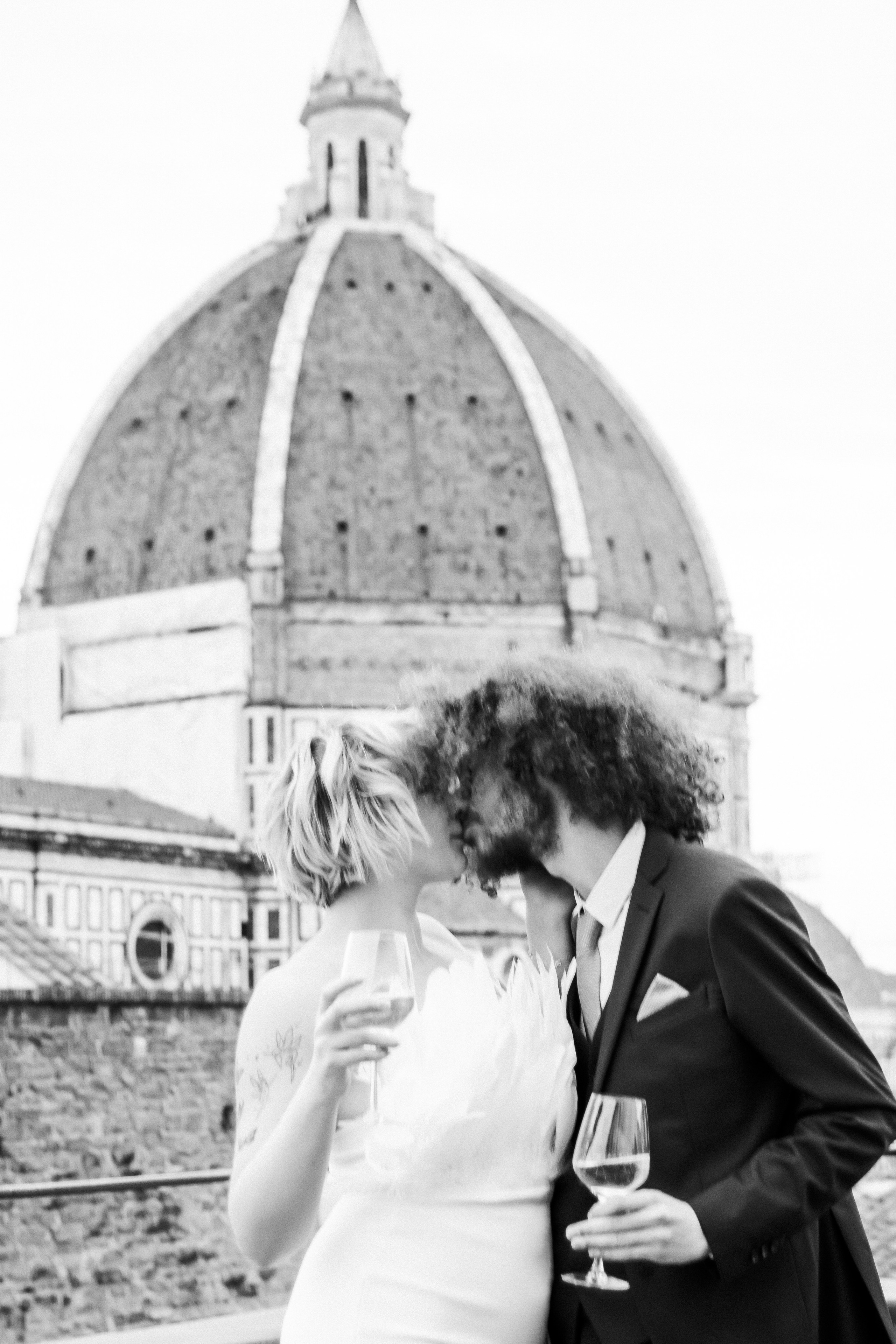 Love story. Wedding and elopement photographer Italy Tuscany Como Milan Pavia Marija Galaka