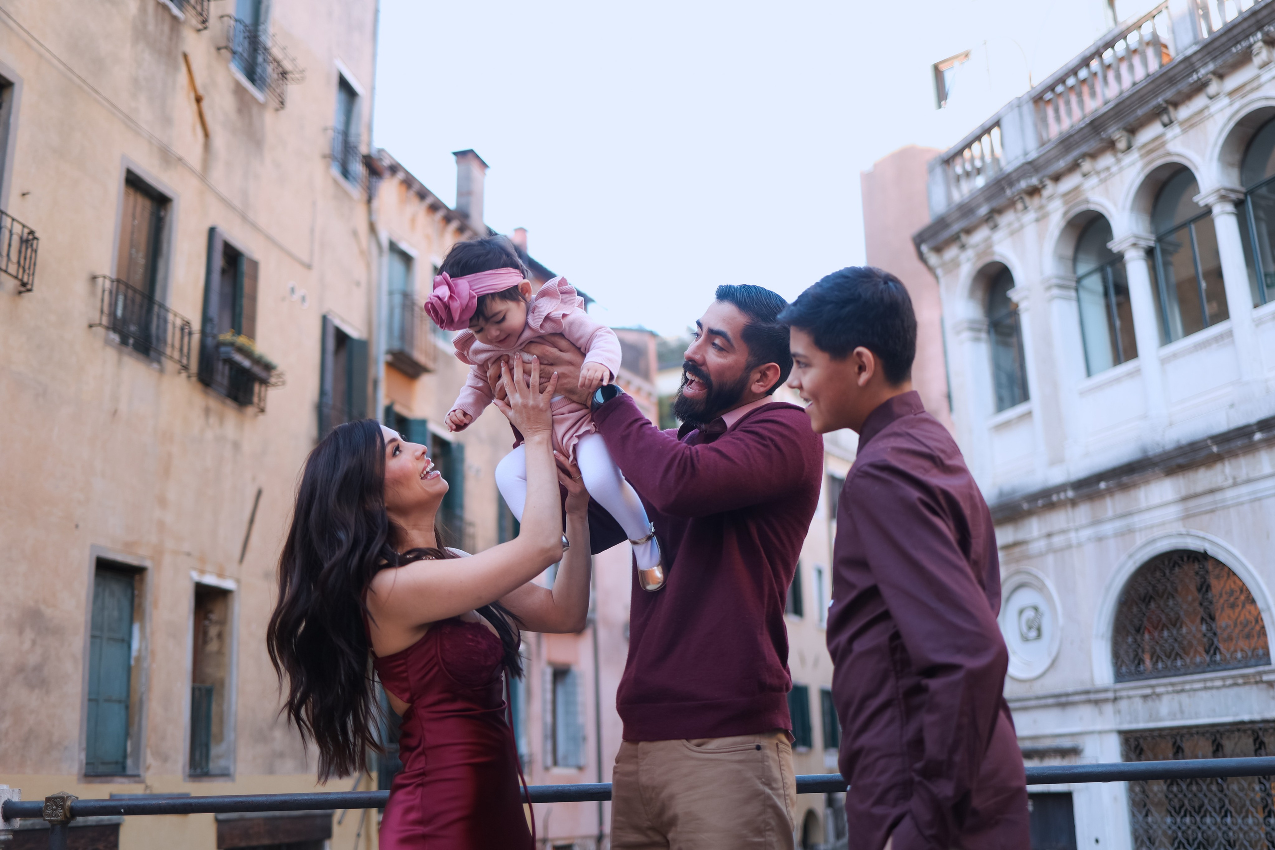 Family photo shoot in Venice. Photographer in Venice, Viktoria Antonova