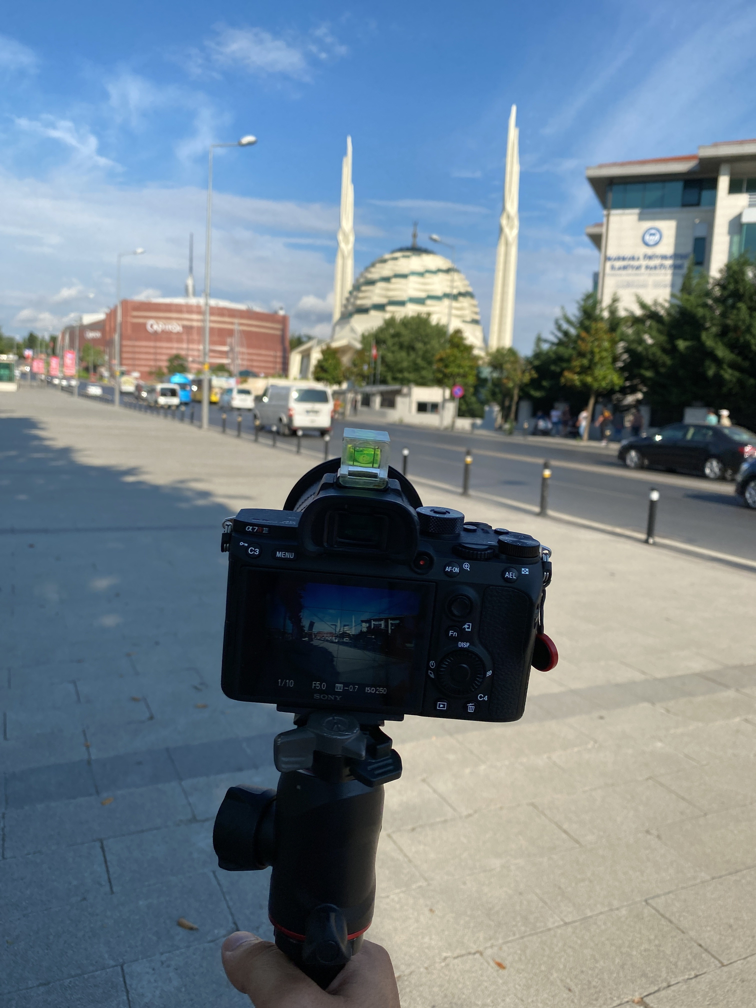 Предложения. Брахим — фотограф