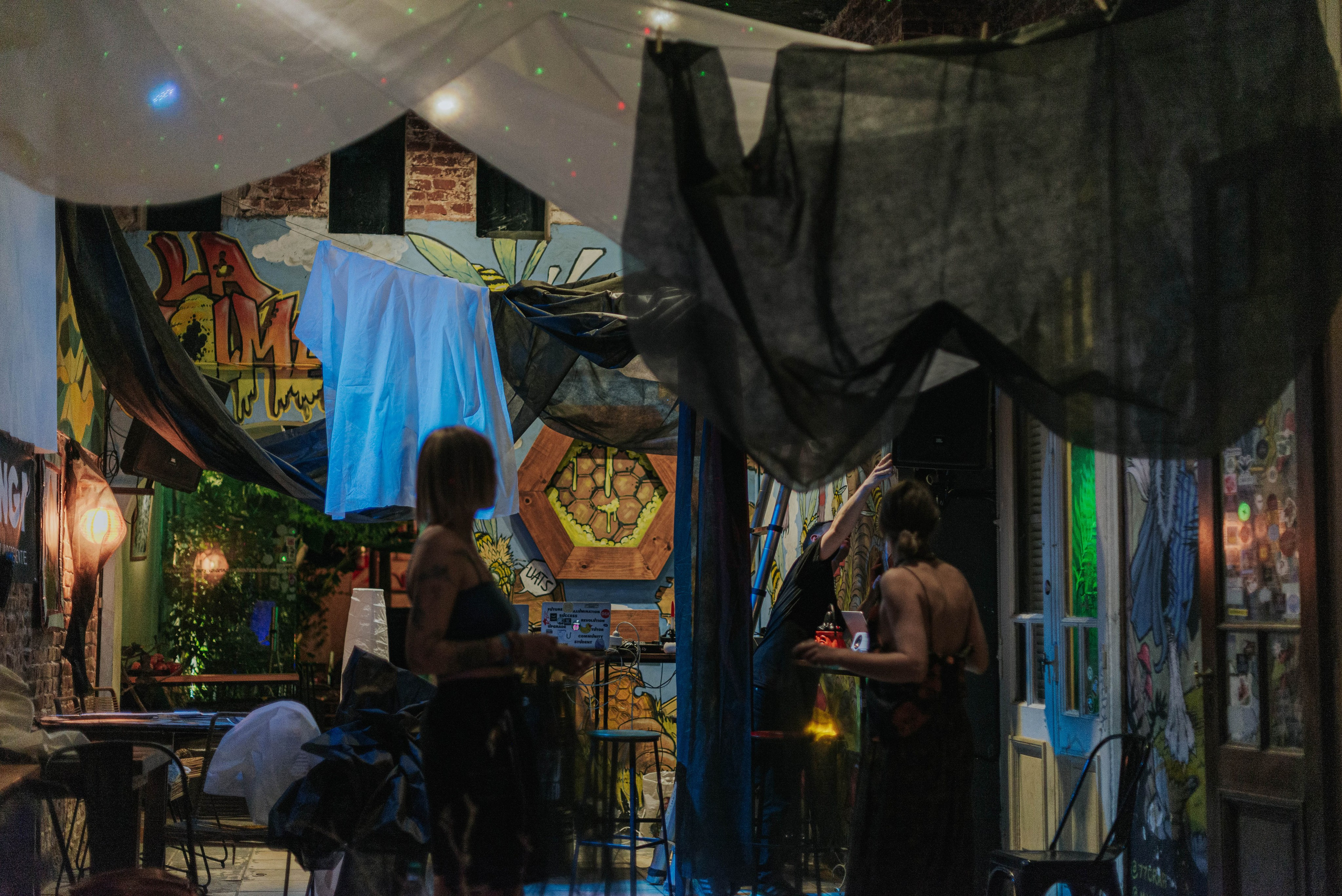 Ladno.cooperativa. Photographer @elmirkami in the city of Buenos Aires