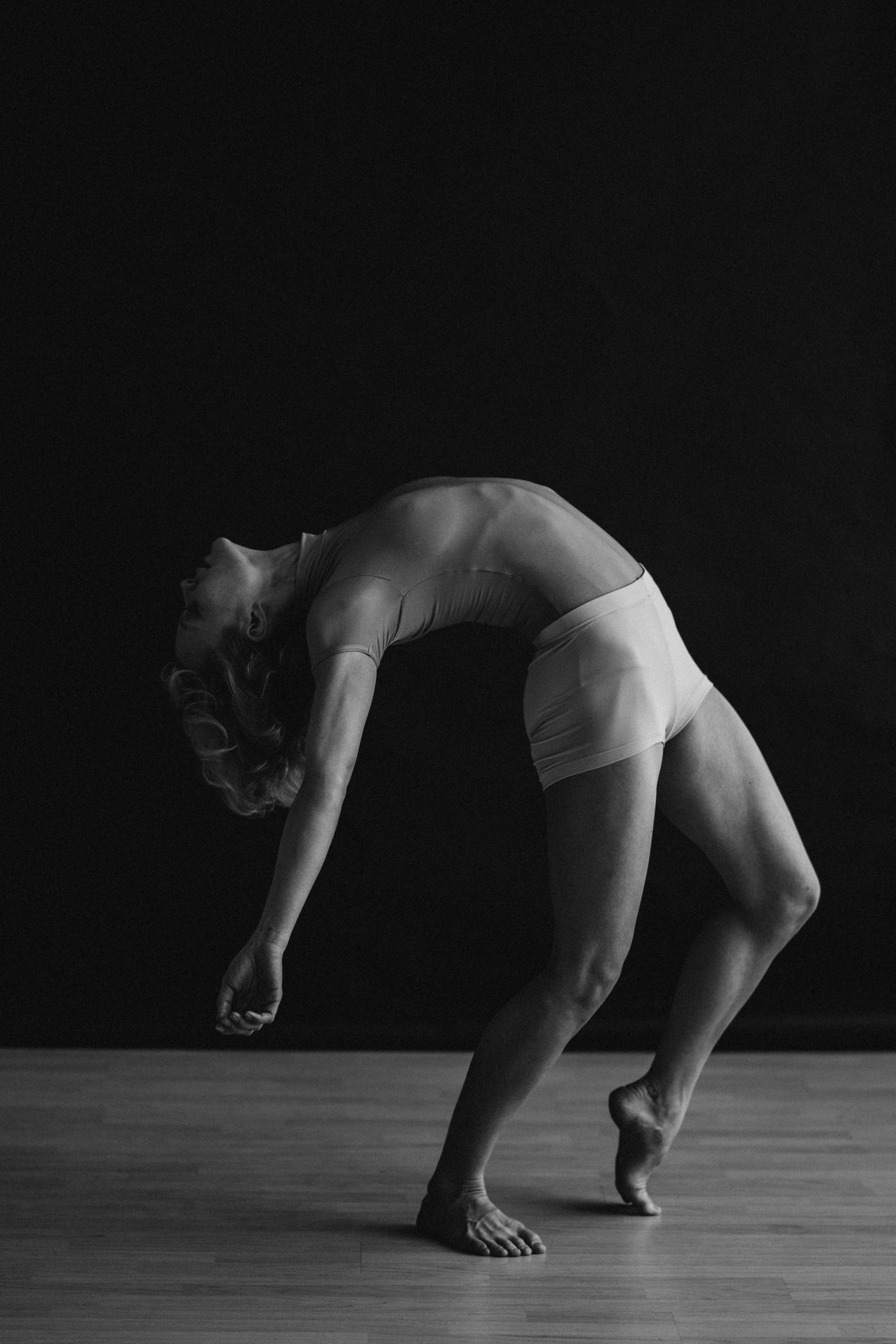 DANCERS. Victoria Olonen – Cinematic Portrait Artist | Helsinki & Europe