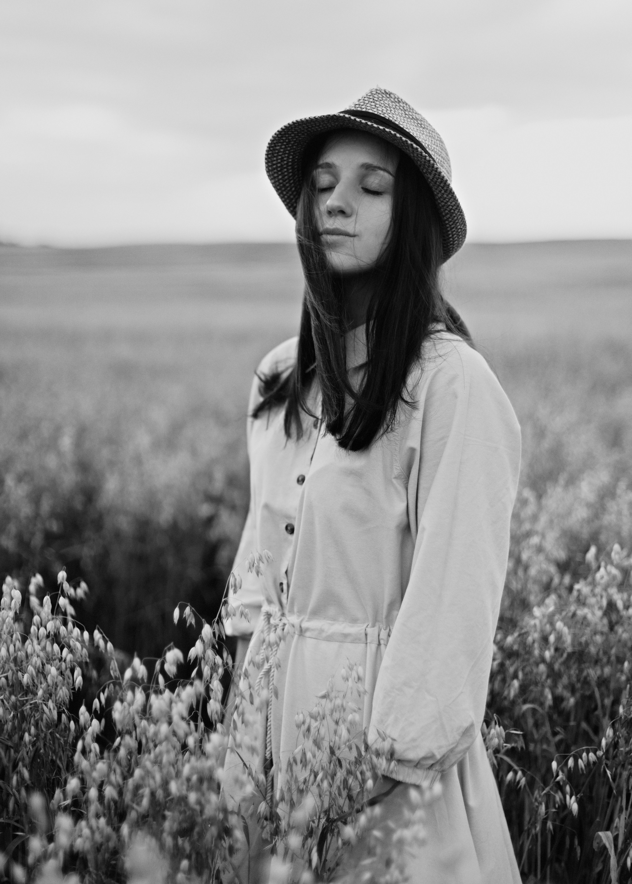 Katya | tenderness in the field. Kaja | fotograf psów we Wrocławiu