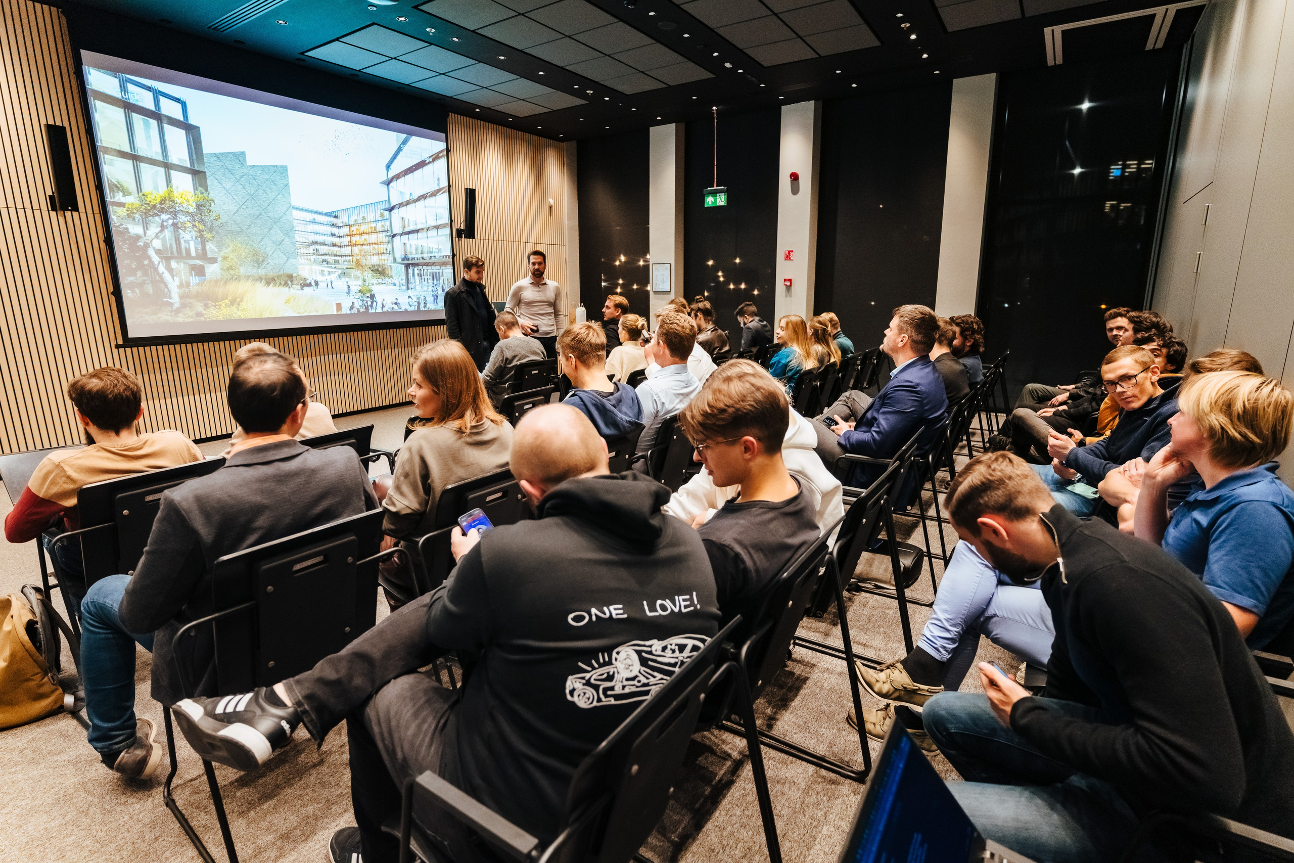 AI Evergrowth. OnePIXEL