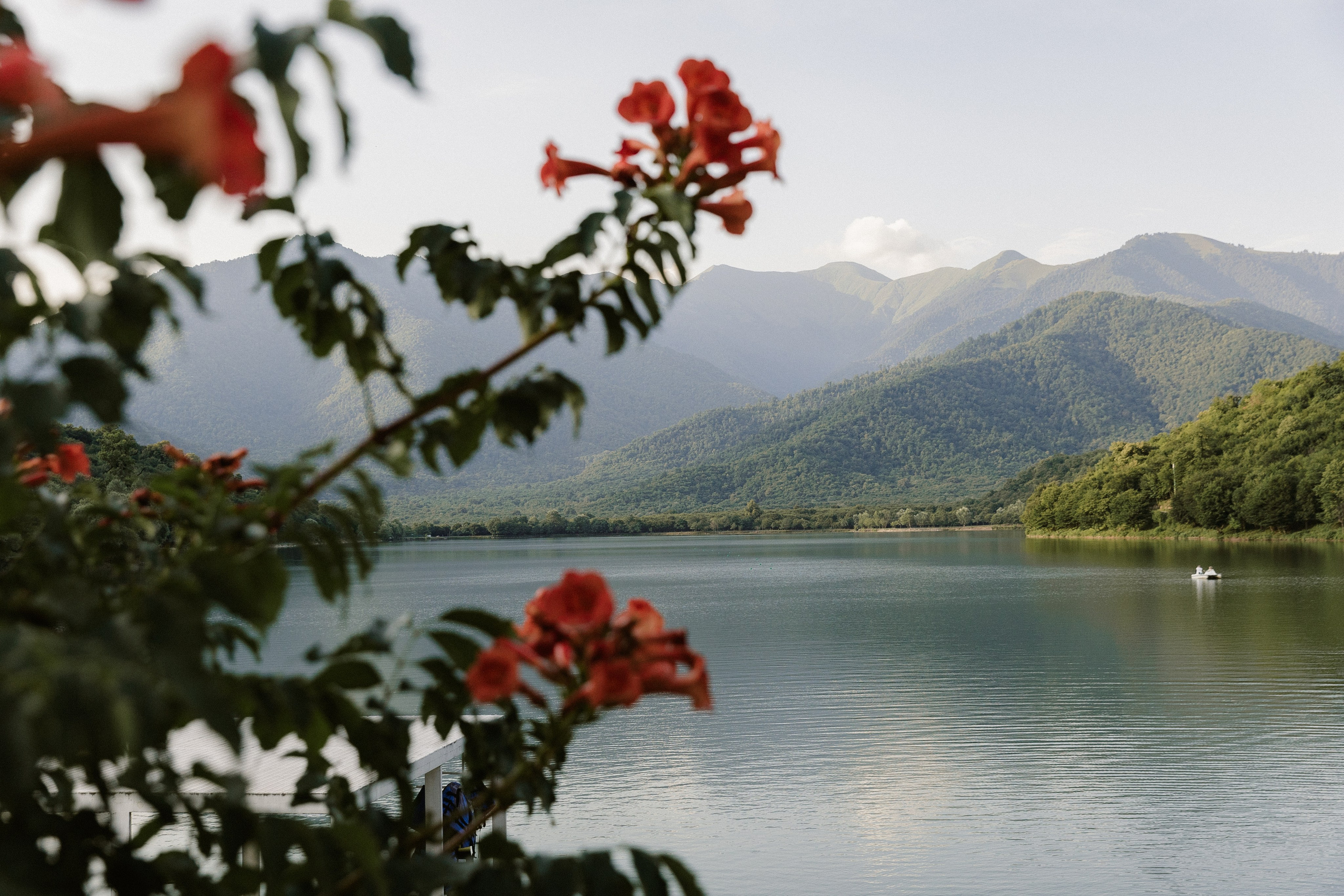 Thesakaya and Kevin. Photographer Anna Nazarenko