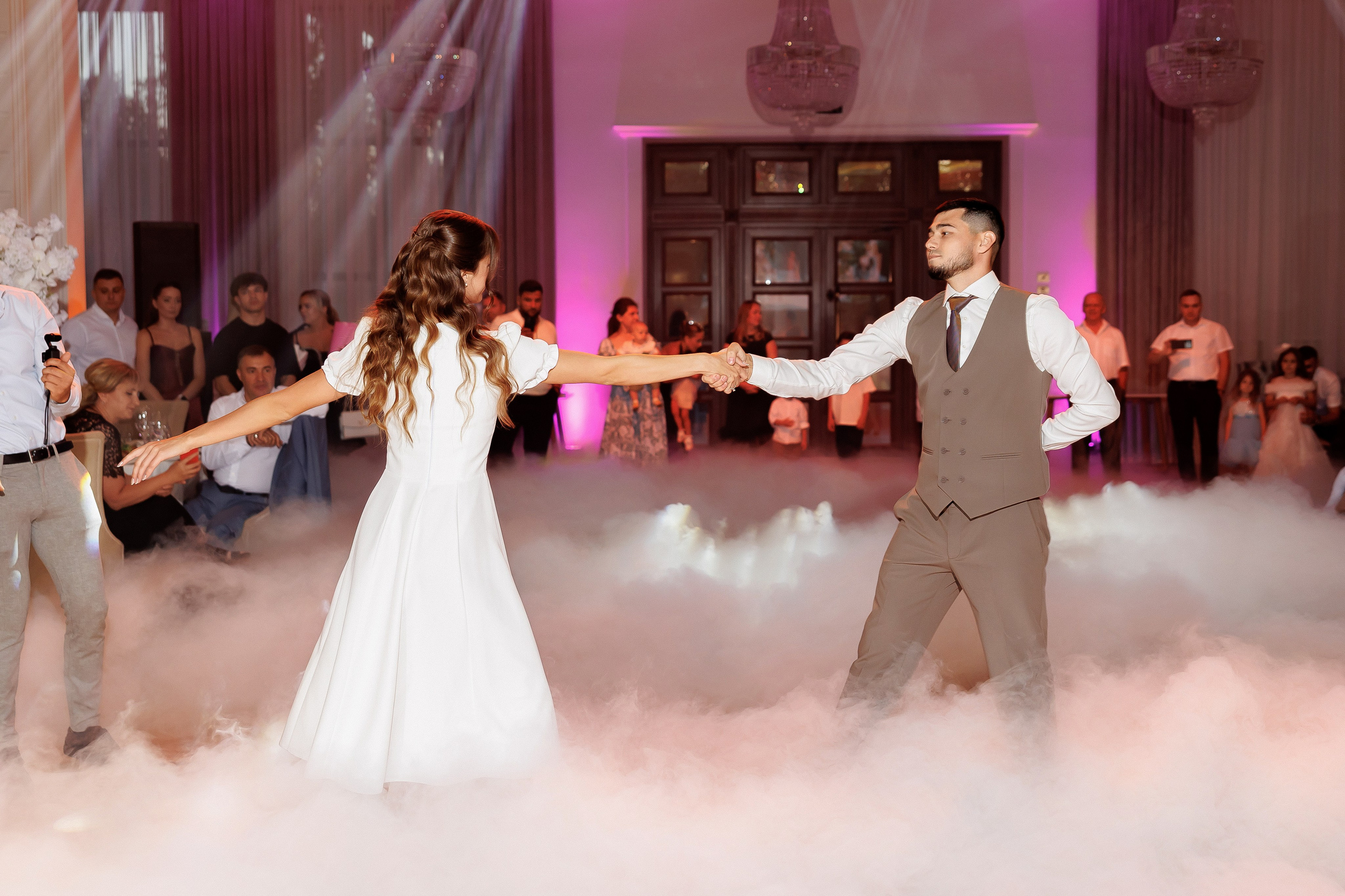 Eugen & Livia — Grand Elysee — Wedding Day. Servicii Foto și Video 067188353