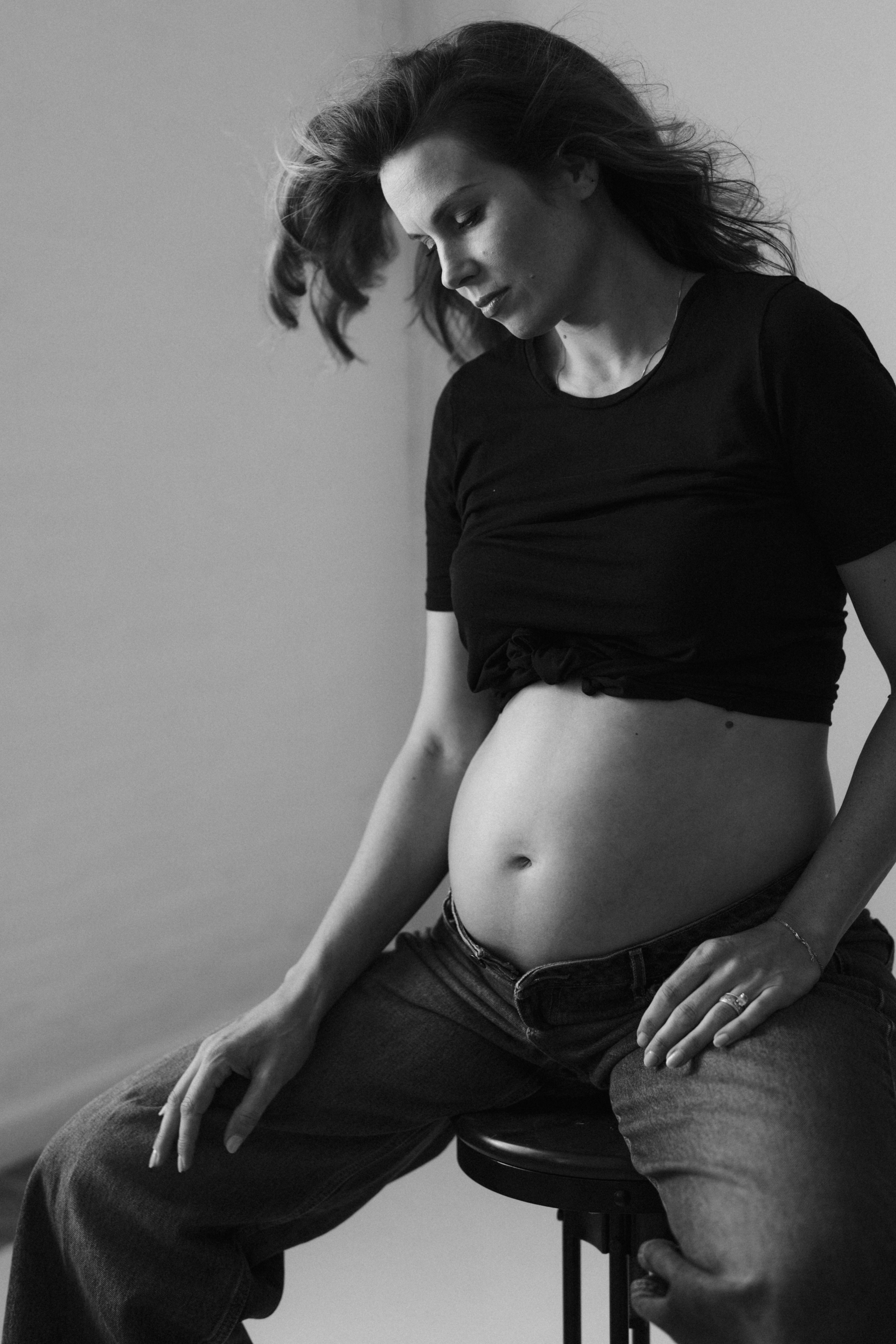 Kathleen. Modern maternity photographer in Long Island New York