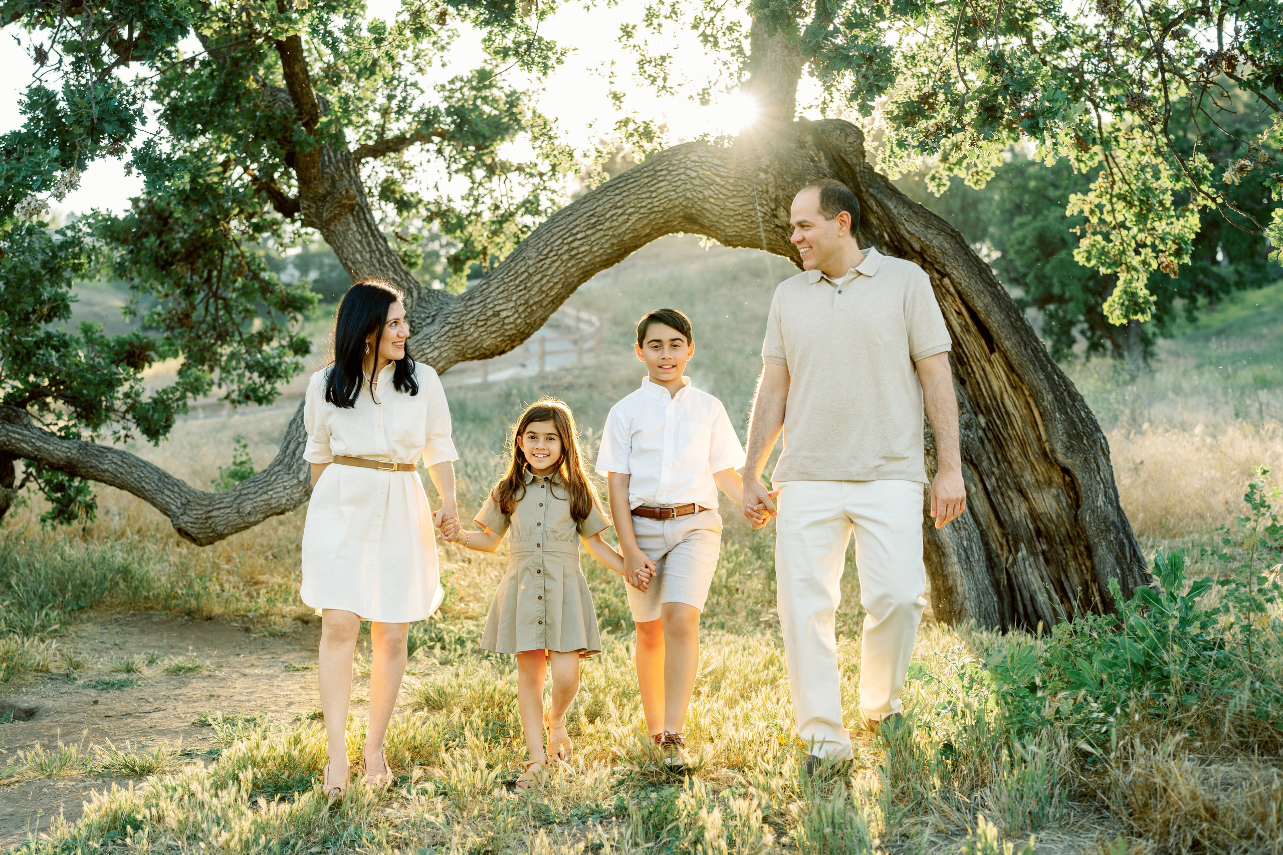 California, Los Angeles, Santa Clarita Family Photoshoot. Wedding Photography & Videography Team in California, Los Angeles, San Francisco, San Diego and Travel