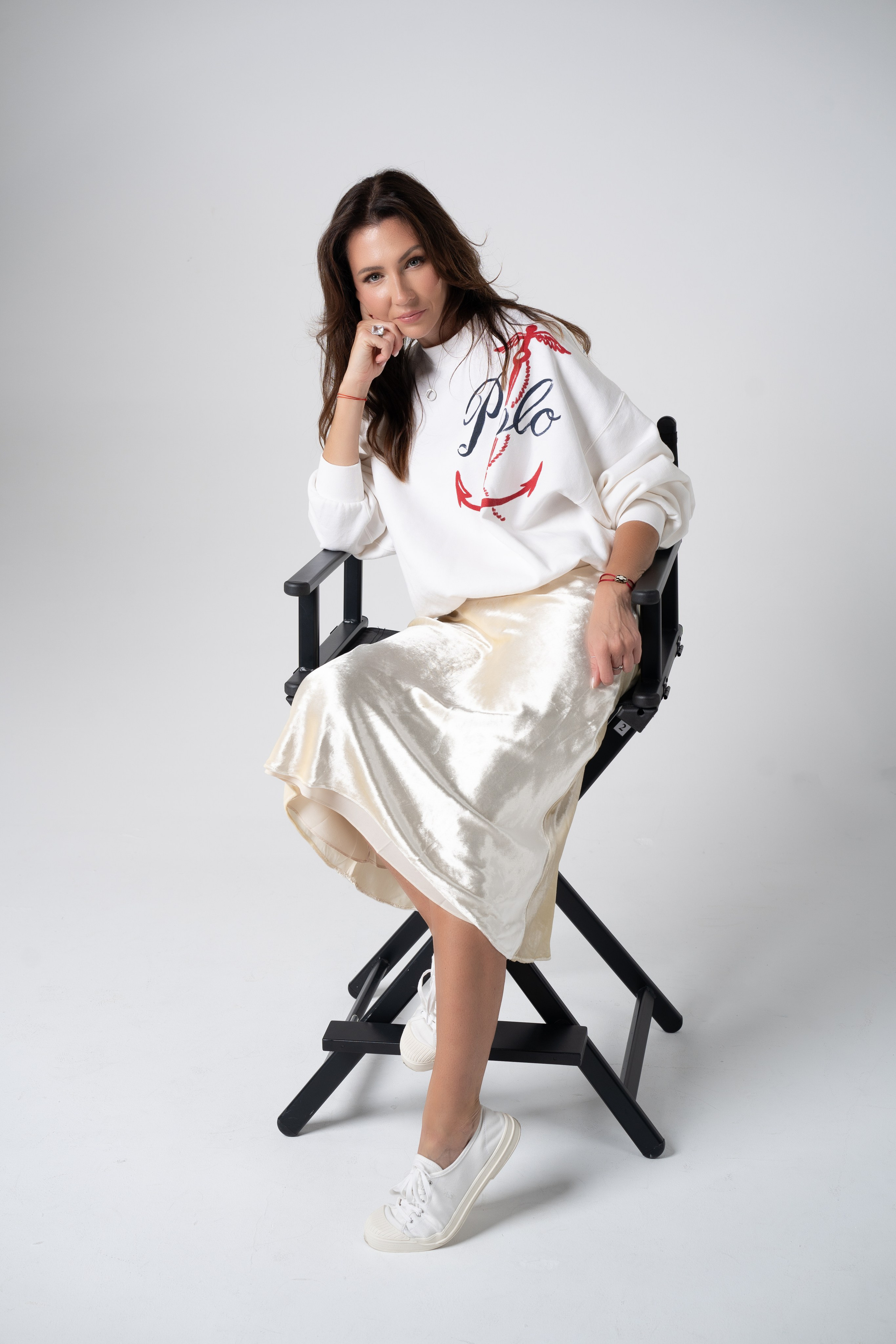 Personal Photoshoot in Abu Dhabi — Portraits That Reflect You. Mariia Safronova is your photographer in Abu Dhabi and Dubai