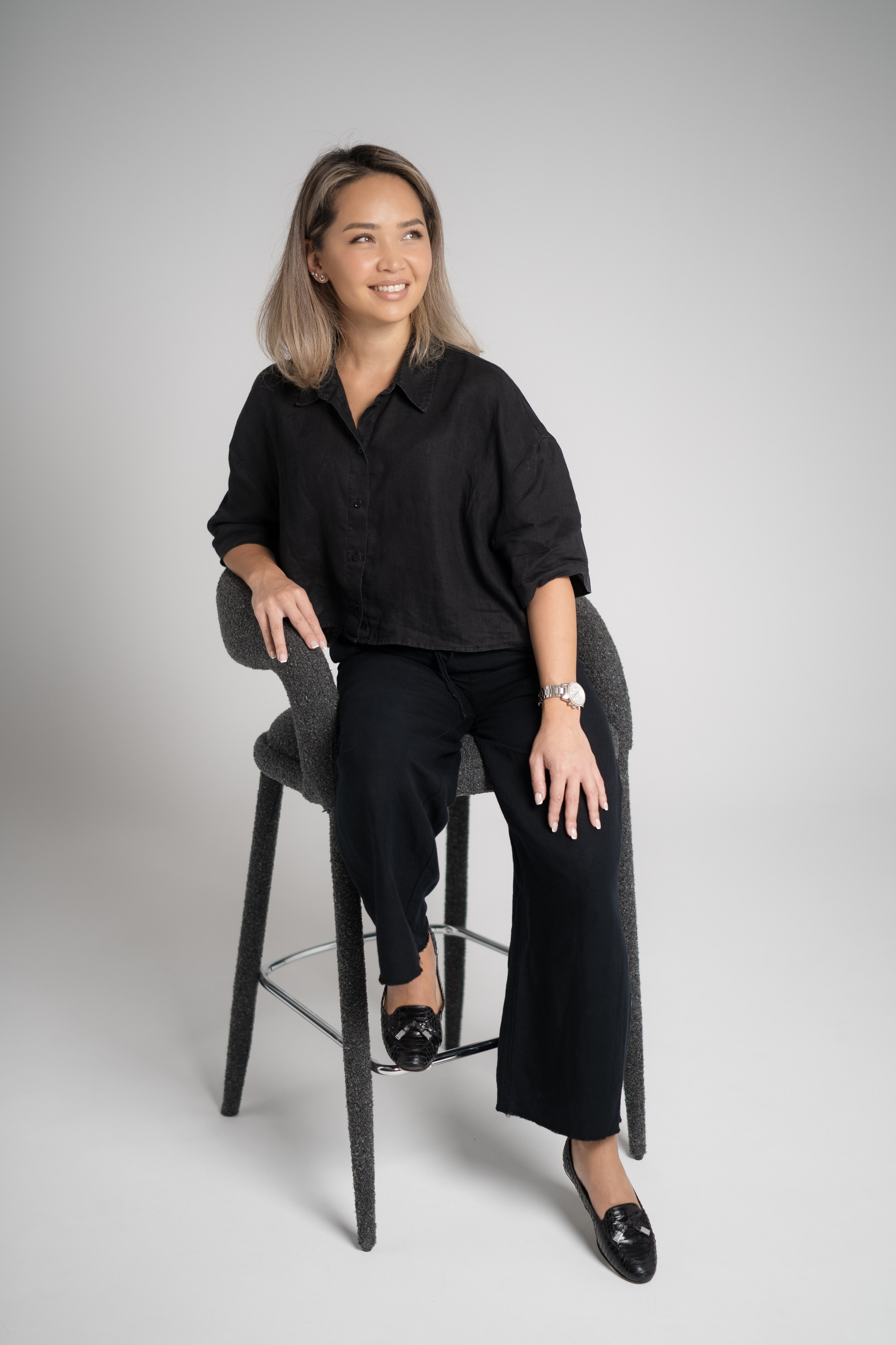 Personal Photoshoot in Abu Dhabi — Portraits That Reflect You. Mariia Safronova is your photographer in Abu Dhabi and Dubai