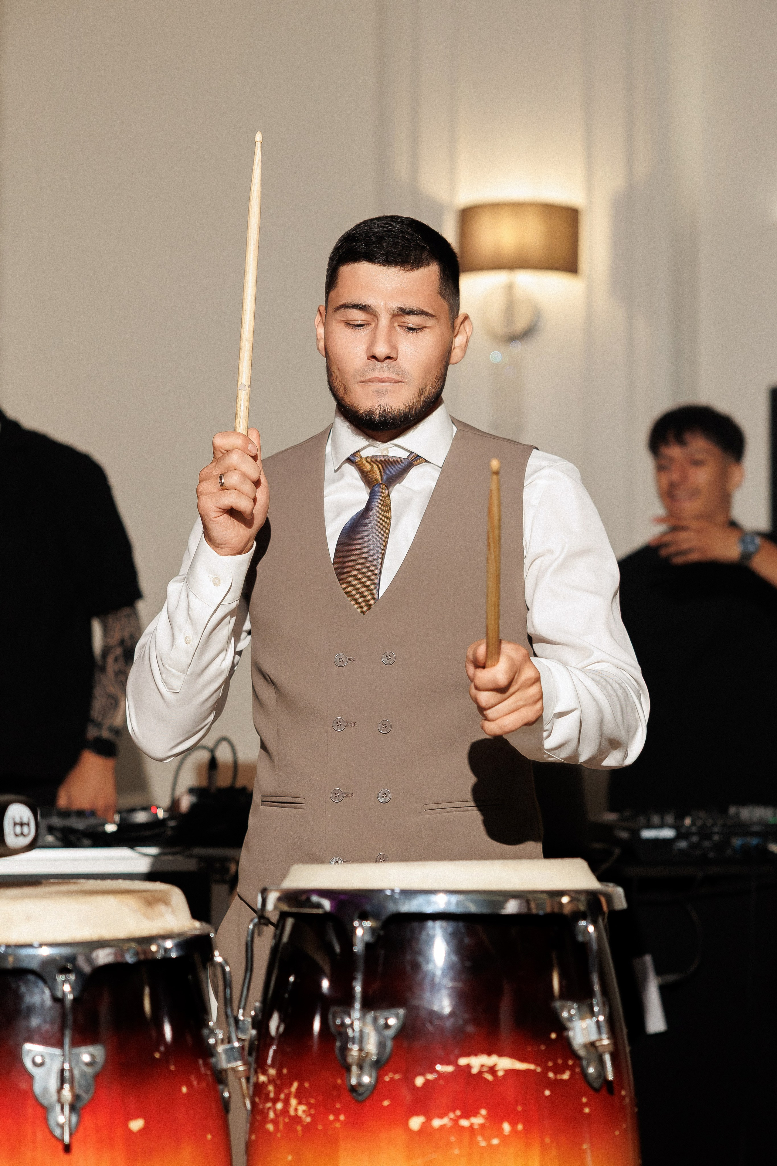 Eugen & Livia — Grand Elysee — Wedding Day. Servicii Foto și Video 067188353