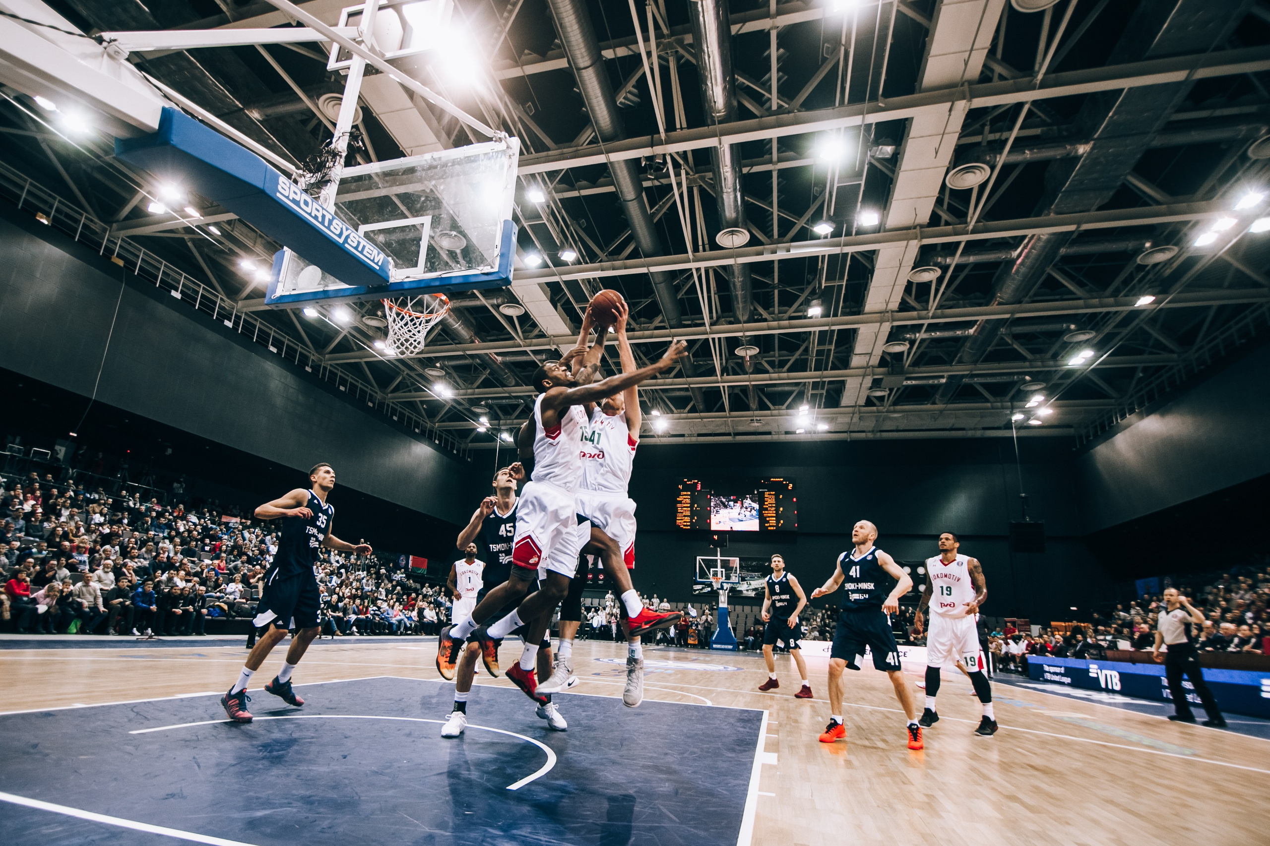 Basketball game Tsmoki-Minsk — Lokomotiv. Destination Wedding photographer Italy, France, Germany, Spain, Poland Oleg Zaicev