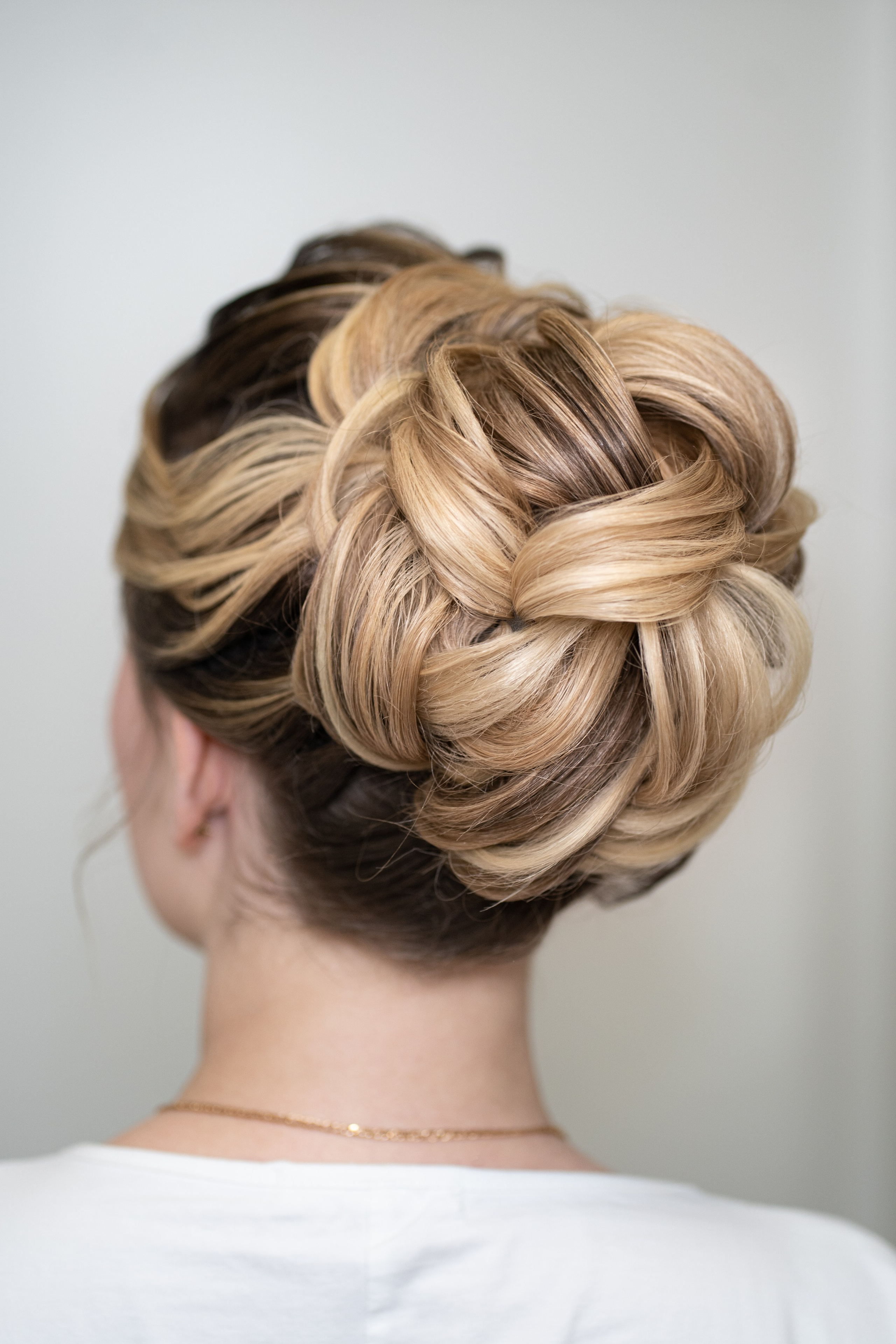 Haarstyling. Brautstylistin Irina, in Hamburg und Umgebung