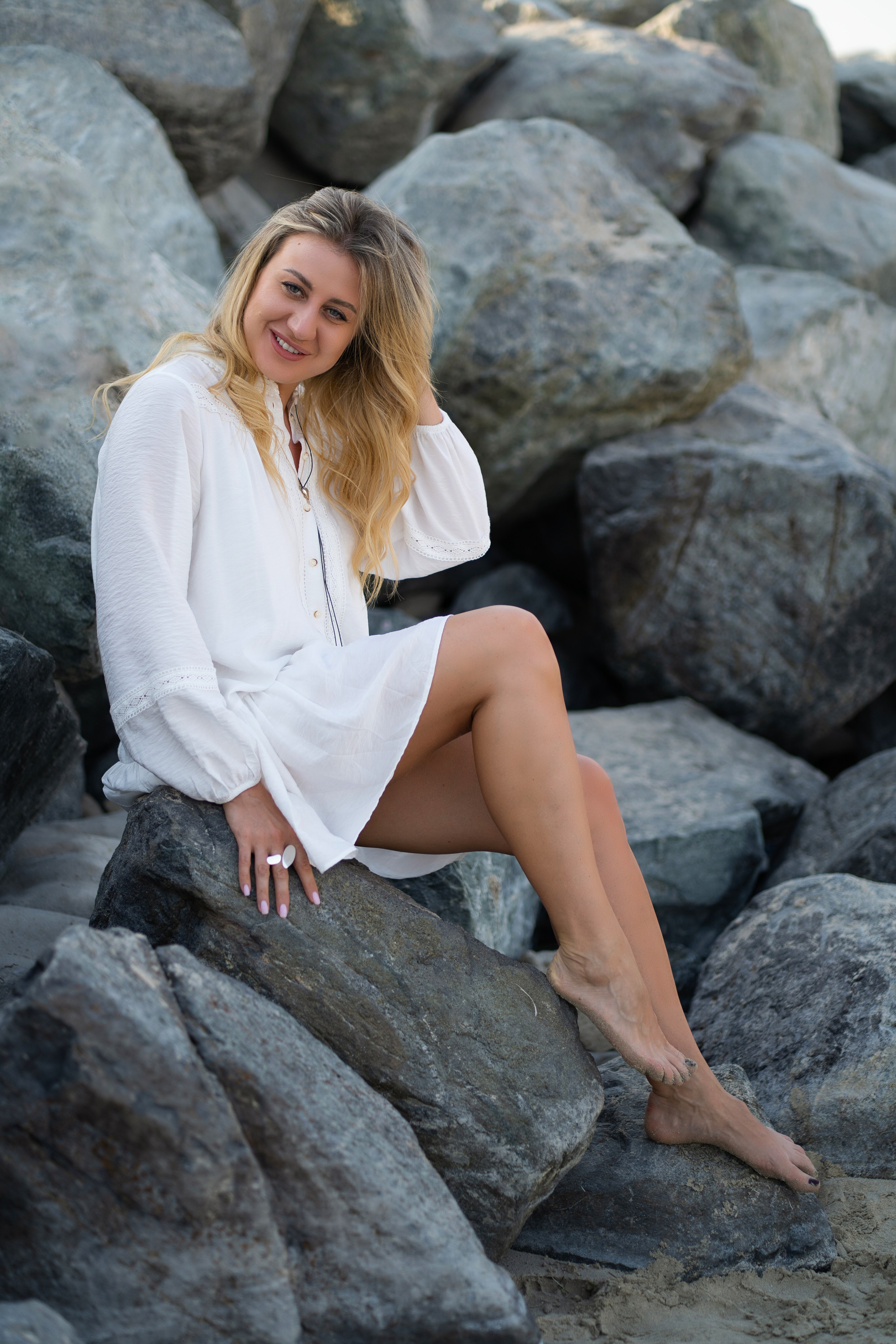 Personal Photoshoot in Abu Dhabi — Portraits That Reflect You. Mariia Safronova is your photographer in Abu Dhabi and Dubai