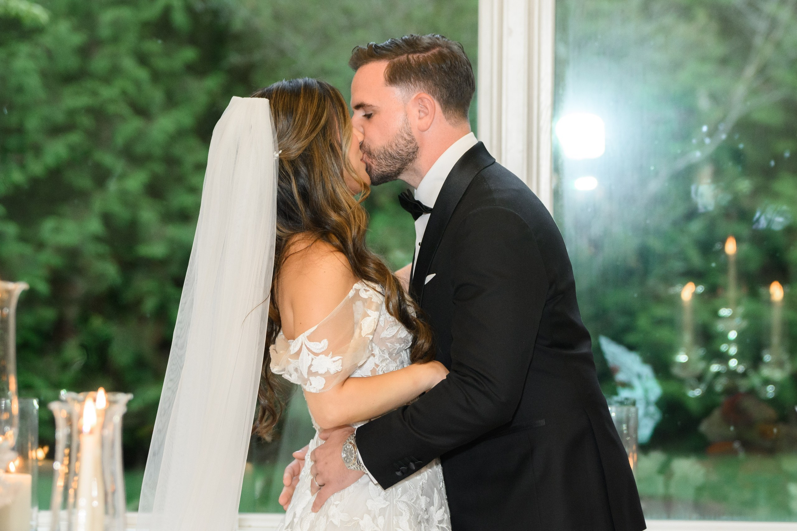 Arianeh & Michael, Park Chateau. Wedding Photo & Video