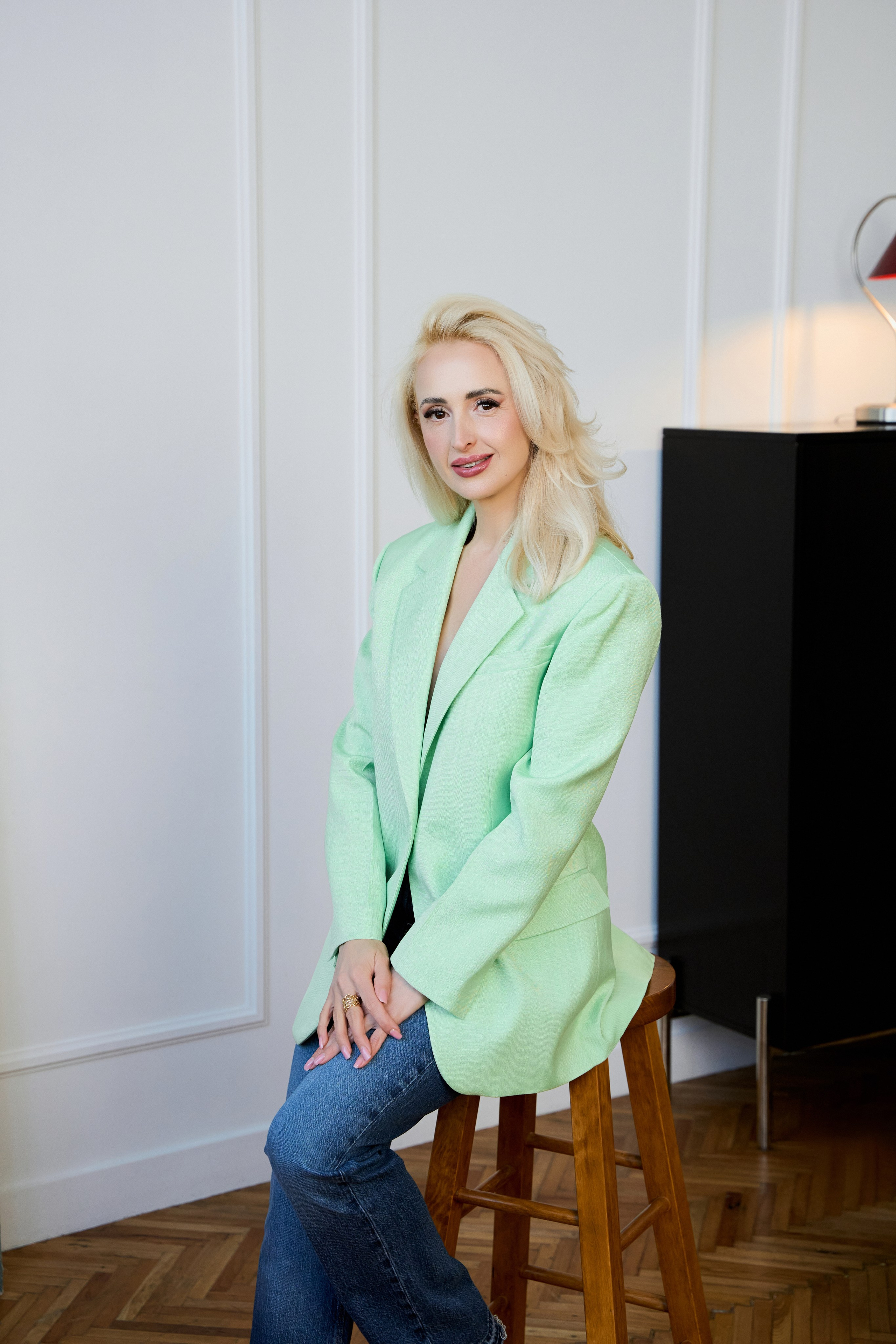 Эксперты. Привет