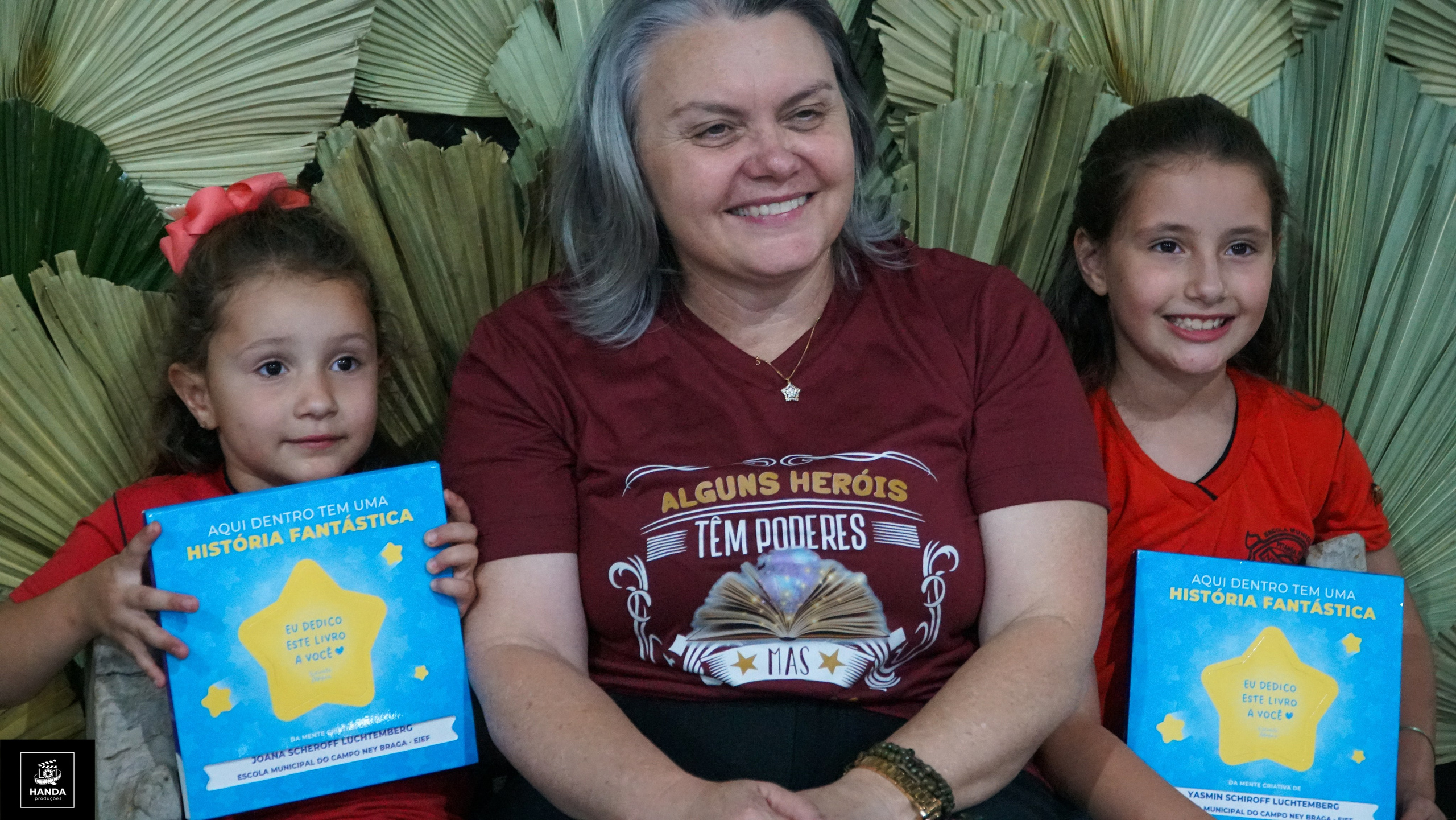 Noite autógrafos colégio Aurélio Buarque de Holanda. Handa Produções