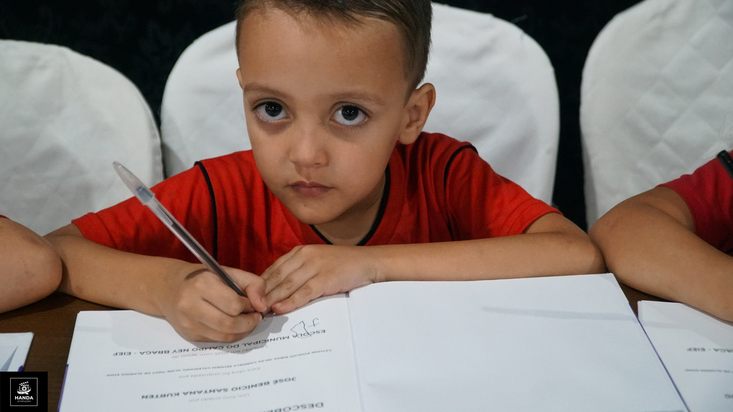 Noite autógrafos colégio Aurélio Buarque de Holanda. Handa Produções